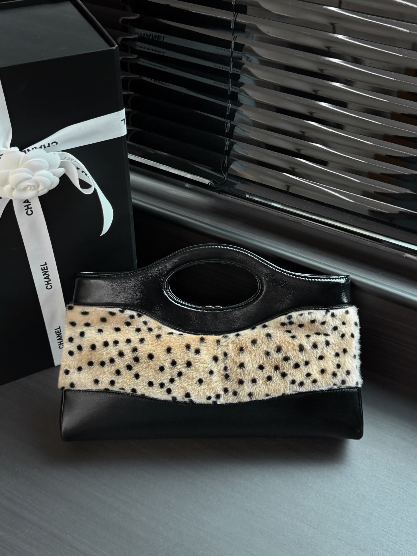 Ch*el 31 shopping bag as6361 22x32x6.5cm