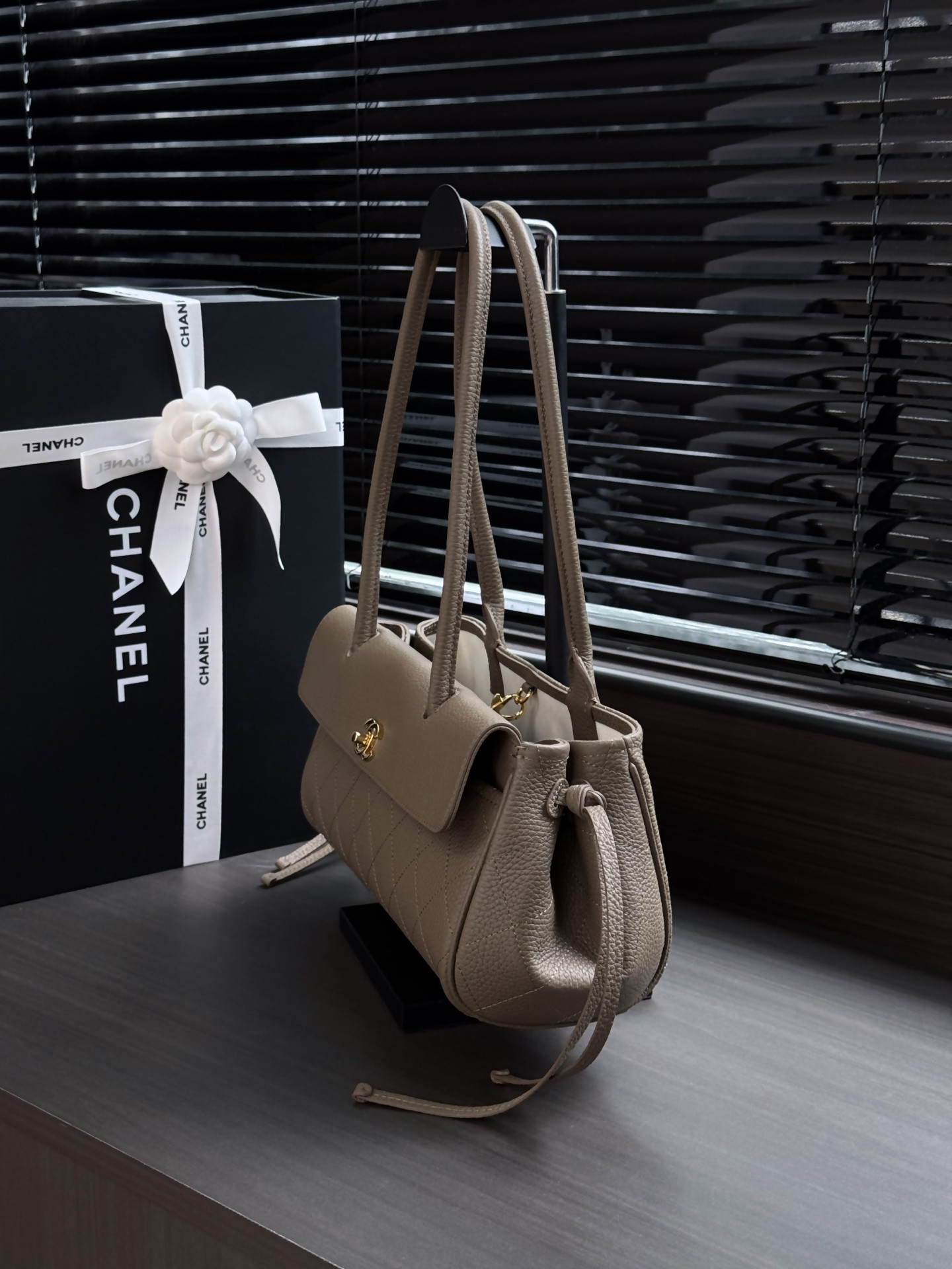 Ch*el small tote as6288 15x31x12cm