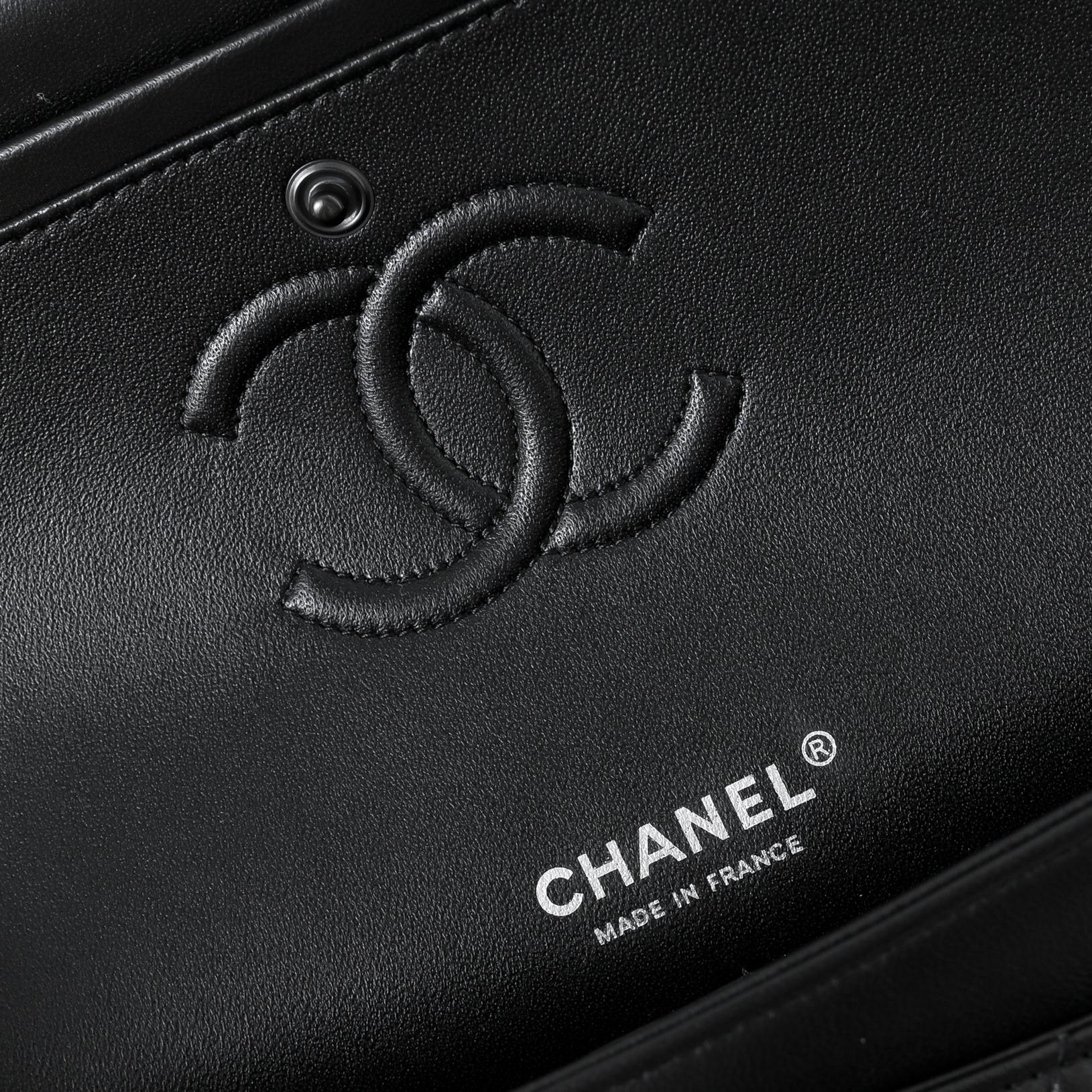 Ch*el classic flap handbag a01113 23x14.5x6cm