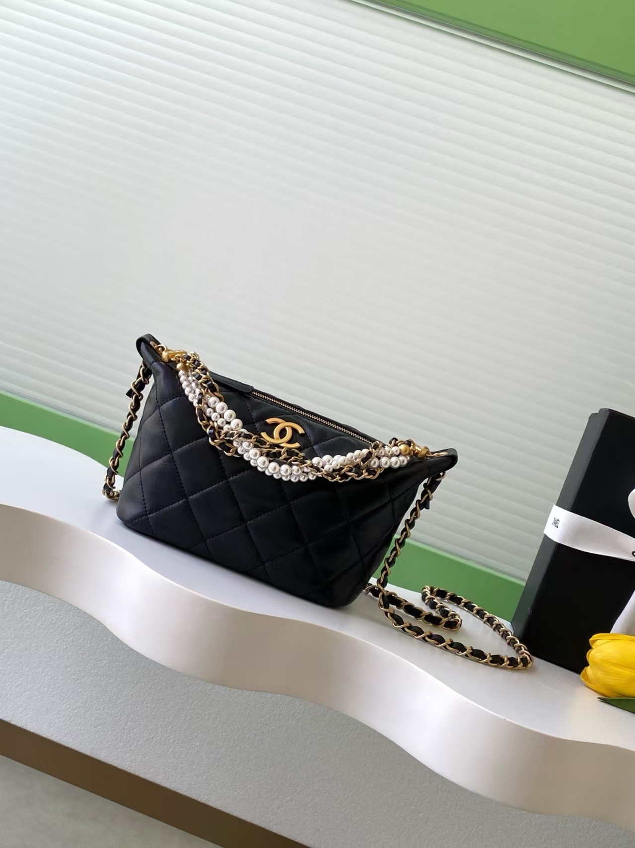 Ch*el hobo handbag 23.5x13x7.5cm