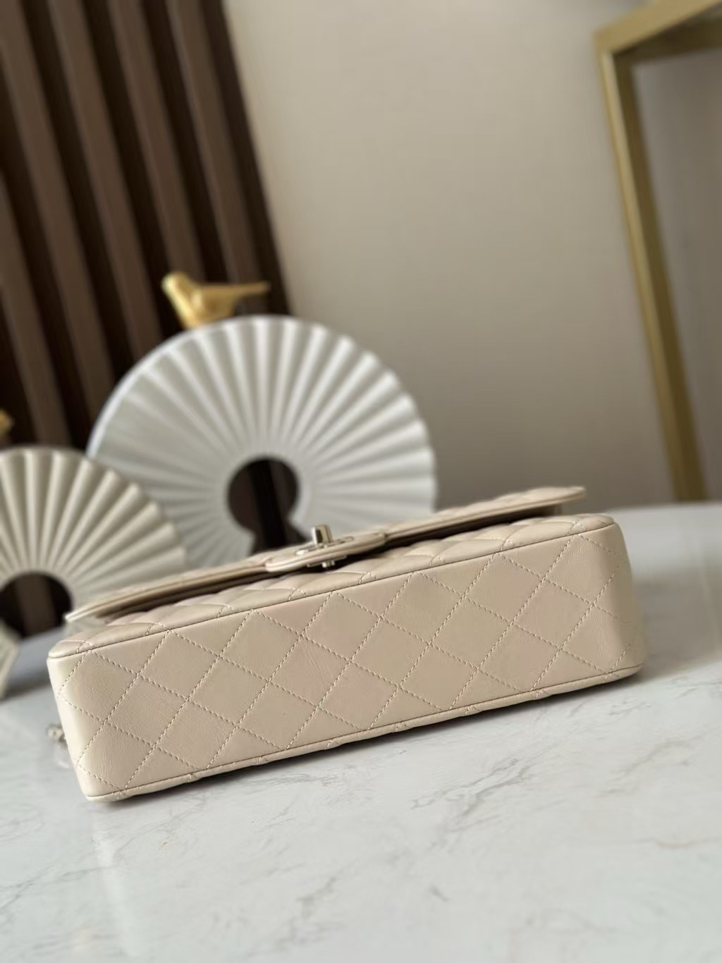 Ch*el classic flap bag pearlescent apricot-colored lambskin with light gold hardware 15x25.5x6cm