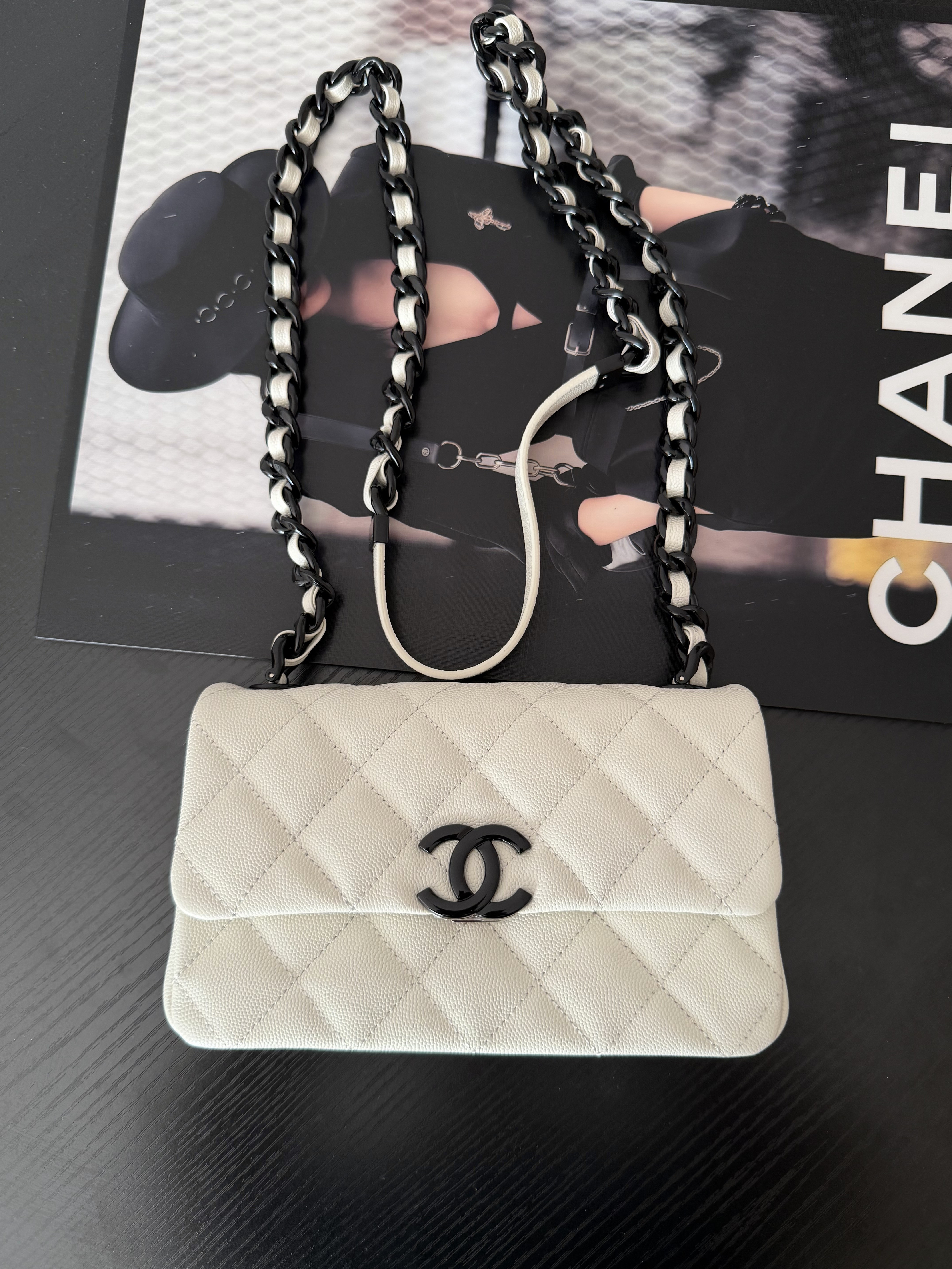 Ch*el flap bag as2302 20x12.5x6cm