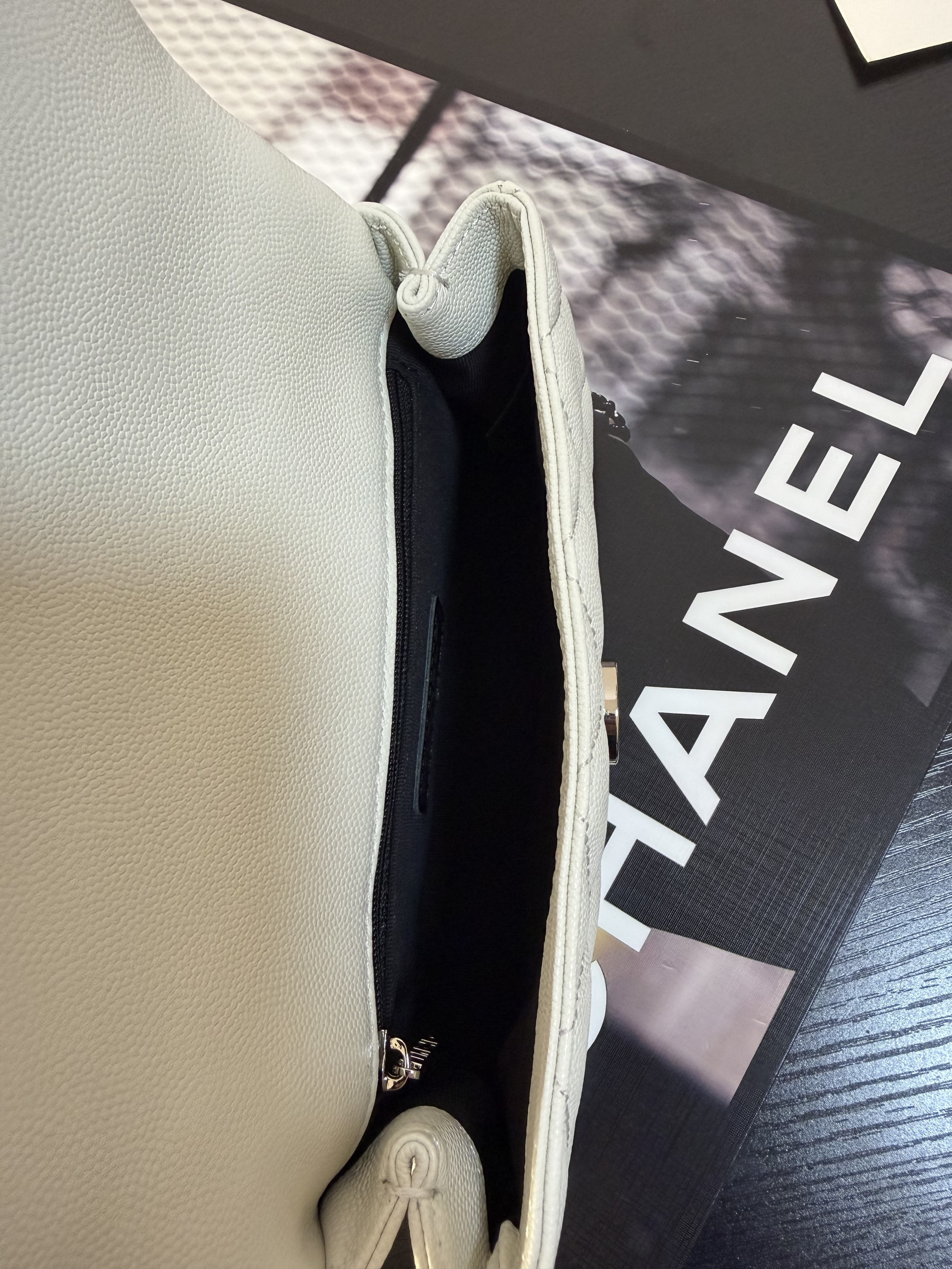 Ch*el flap bag as2302 20x12.5x6cm