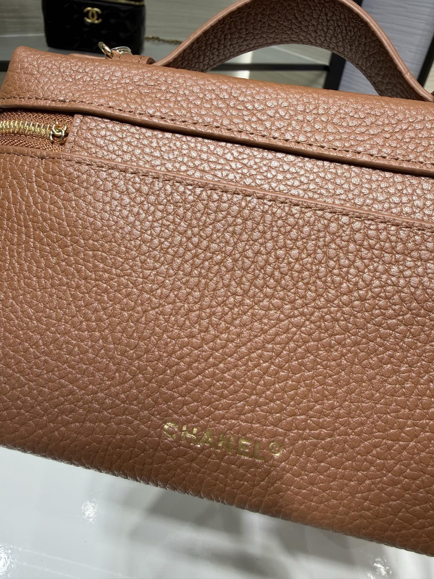 Ch*el classic vanity with chain handbag ap5346 14x19x5cm