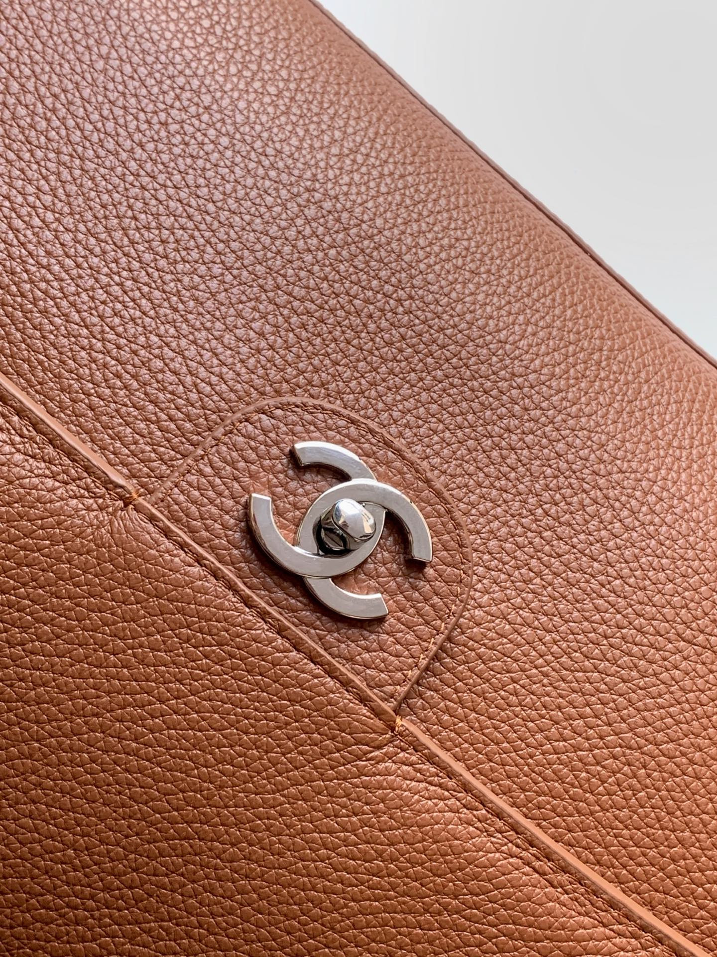 Ch*el maxi flap bag silver hardware as6233 26x38.5x11cm