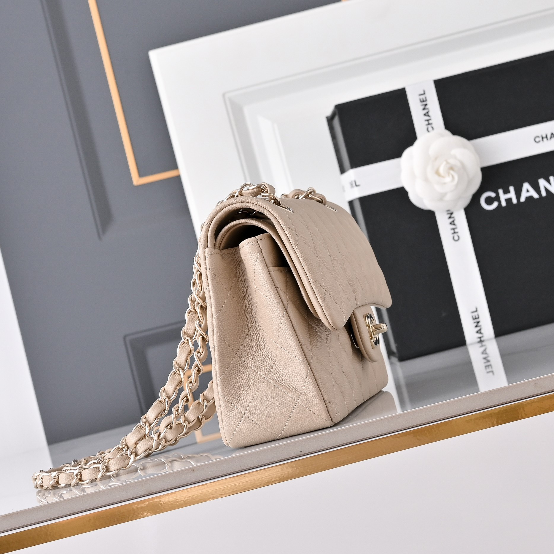 Ch*el classic flap handbag milky tea with light gold hardware and caviar leather a01113 23x14.5x6cm