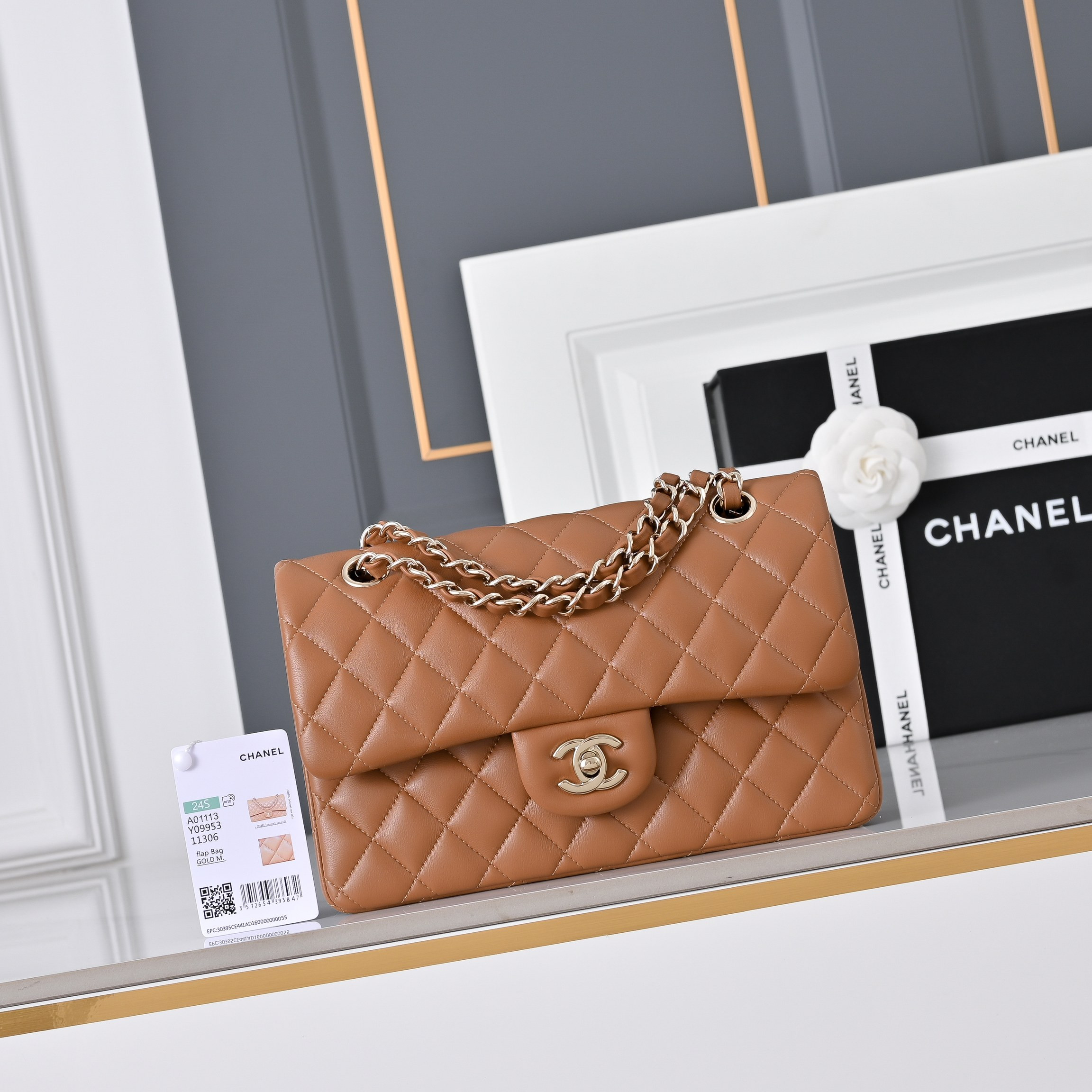 Ch*el classic flap handbag caramel with light gold hardware a01113 23x14.5x6cm