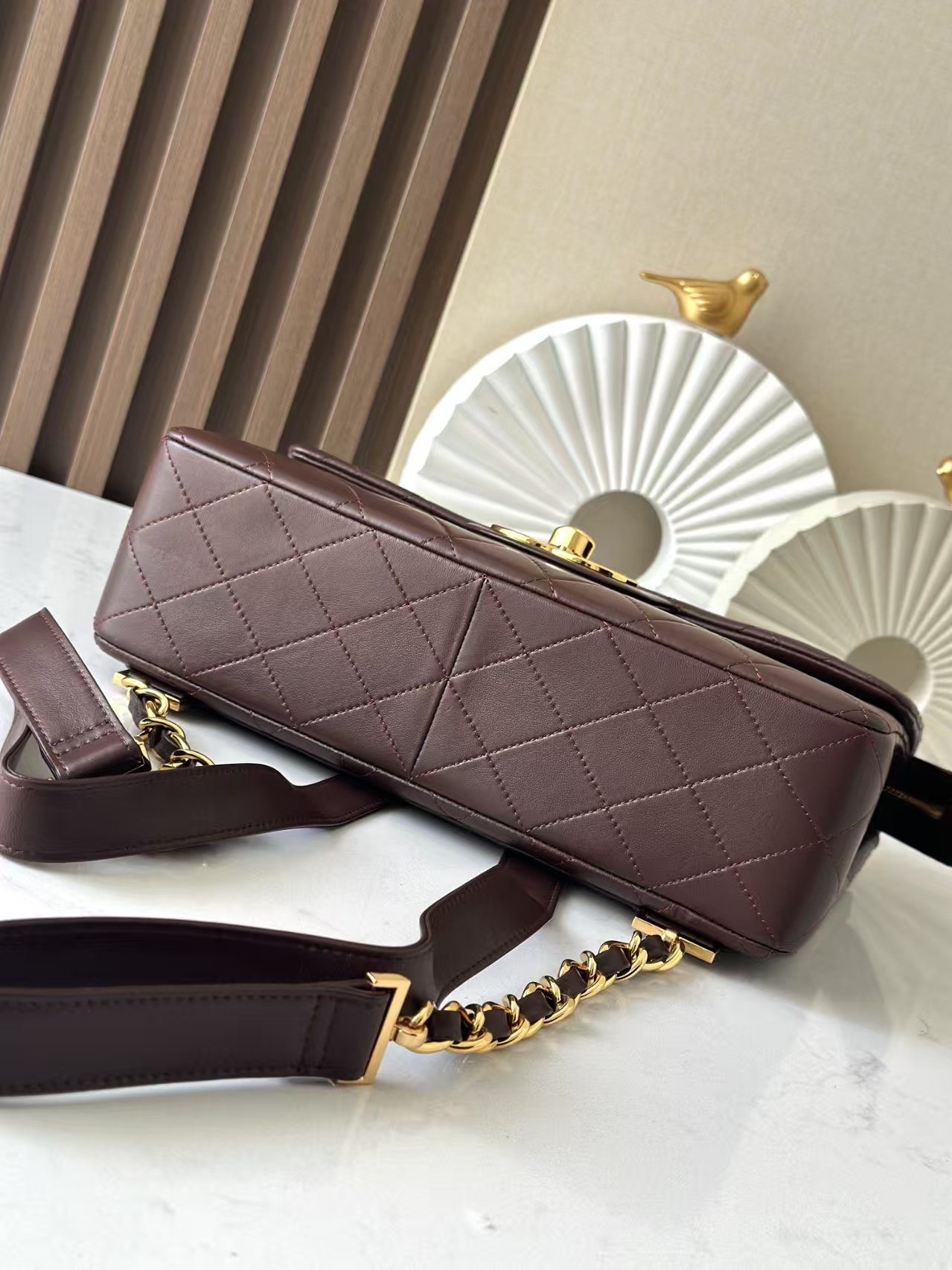 Ch*el flap backpack 30x21x8cm