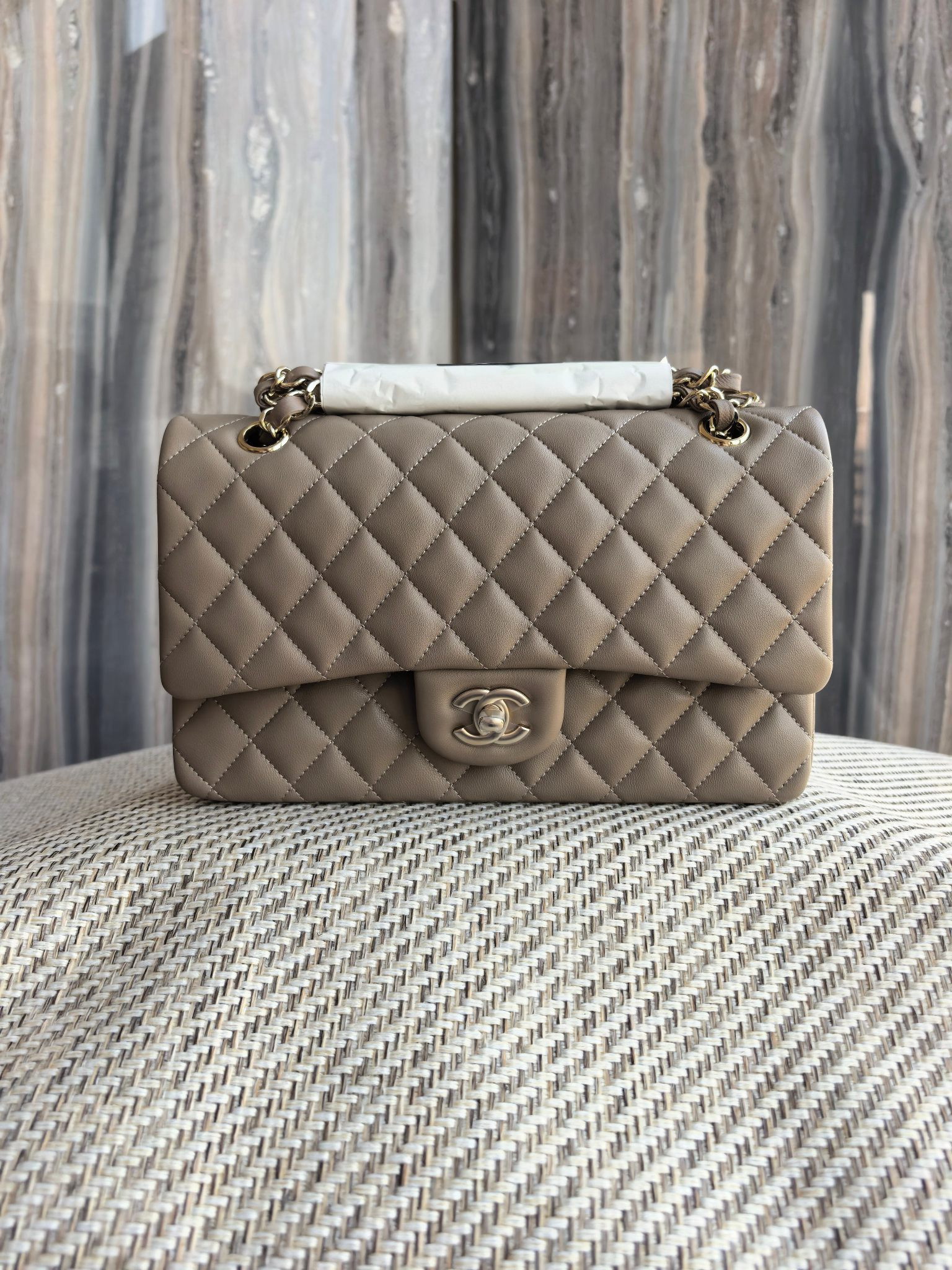 Ch*el classic flap bag light gold hardware 15.5x25.5x6.5cm