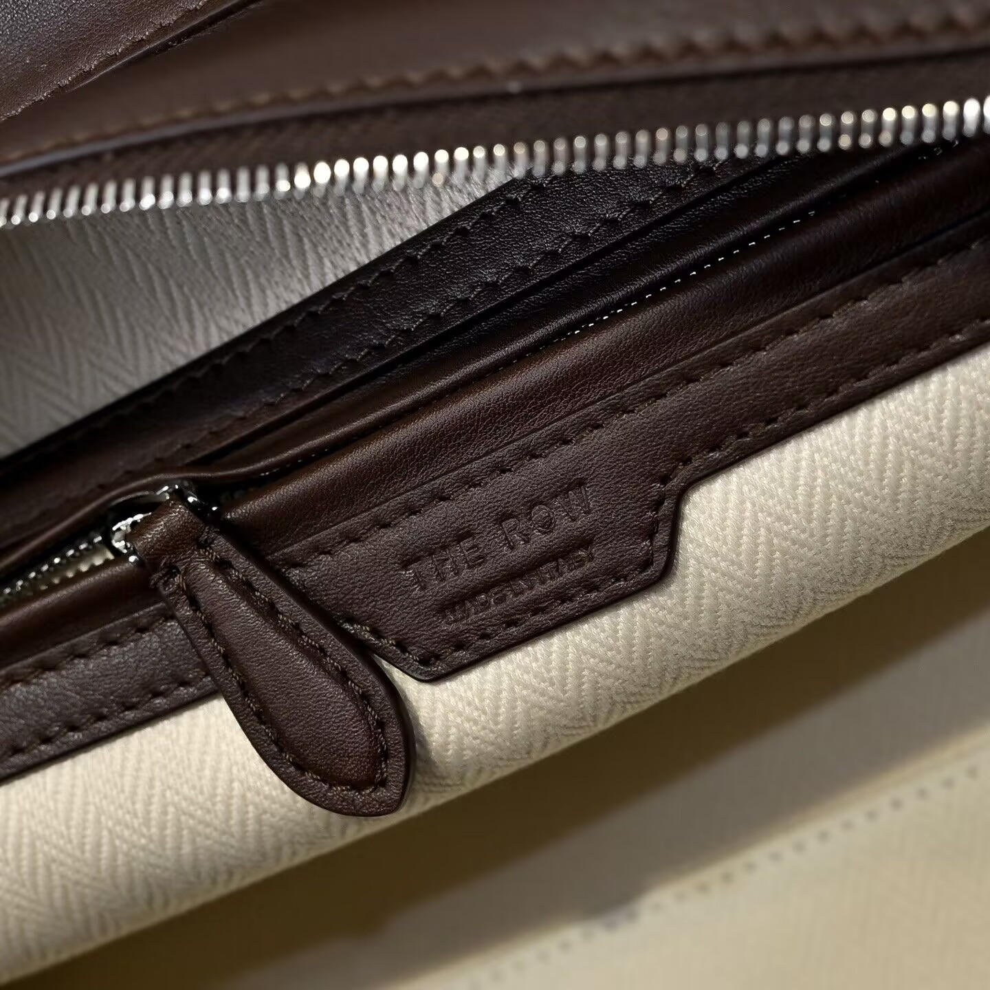 T*e R0w marlo bag in leather 30x14x21cm