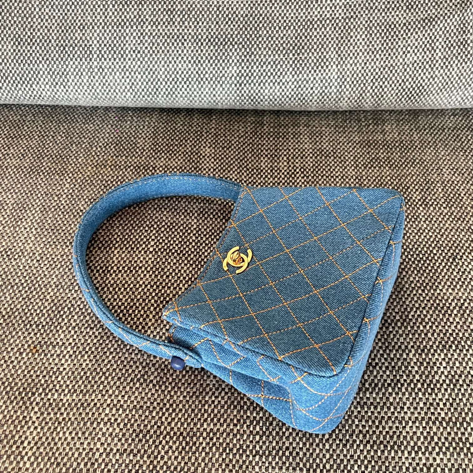 Ch*el mini classic handbag 18x13x7cm