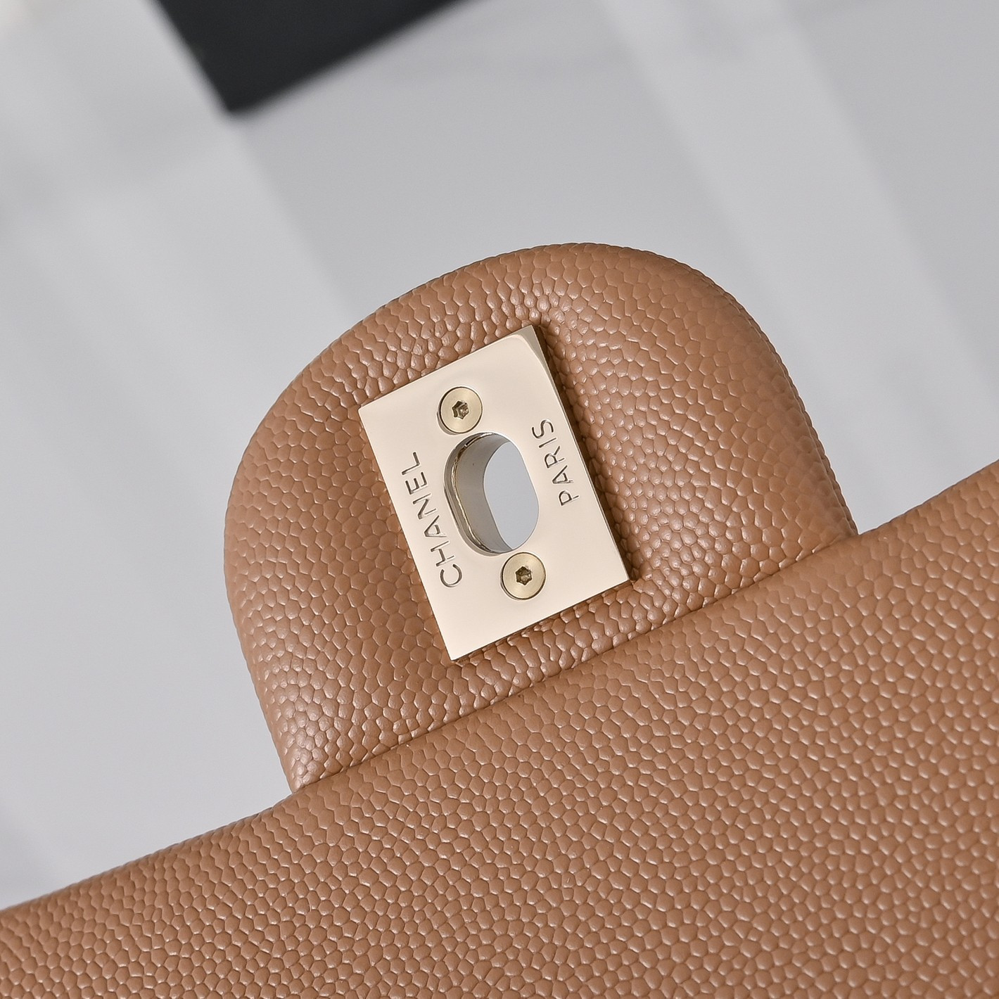 Ch*el classic flap handbag caramel with light gold hardware and caviar leather a01113 23x14.5x6cm