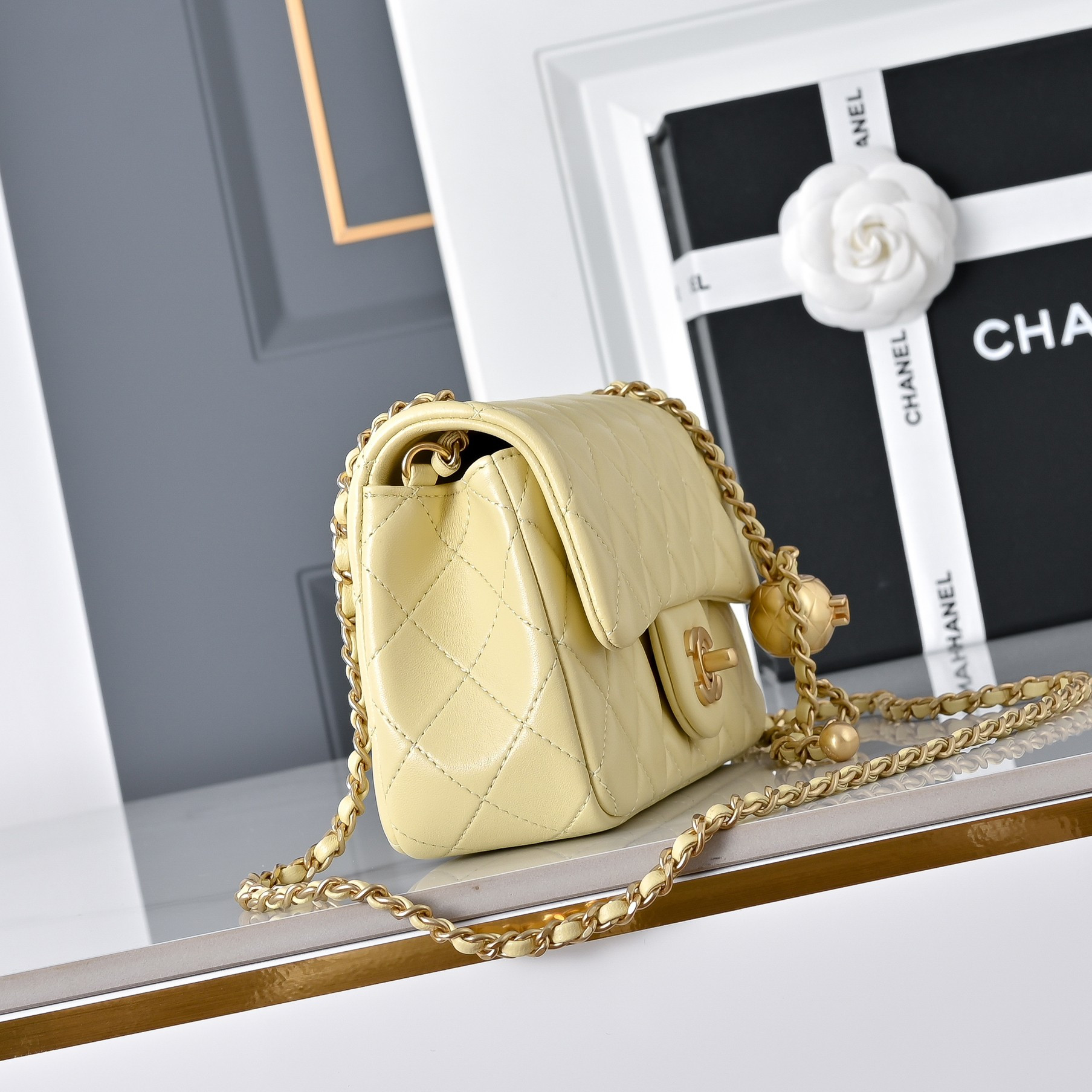 Ch*el flap bag butter yellow as1787 20x13x7cm