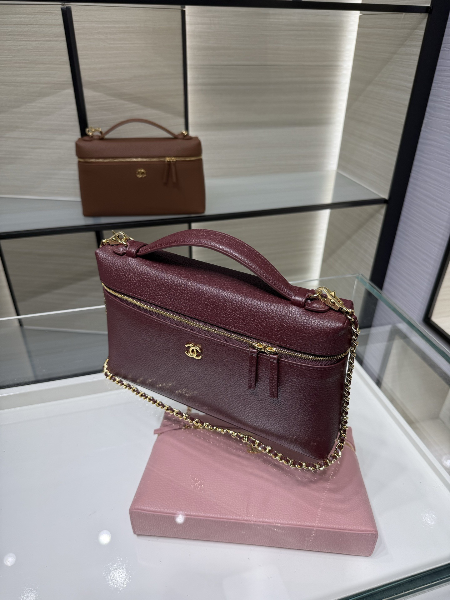 Ch*el classic vanity with chain handbag as6473 17x29x5.5cm