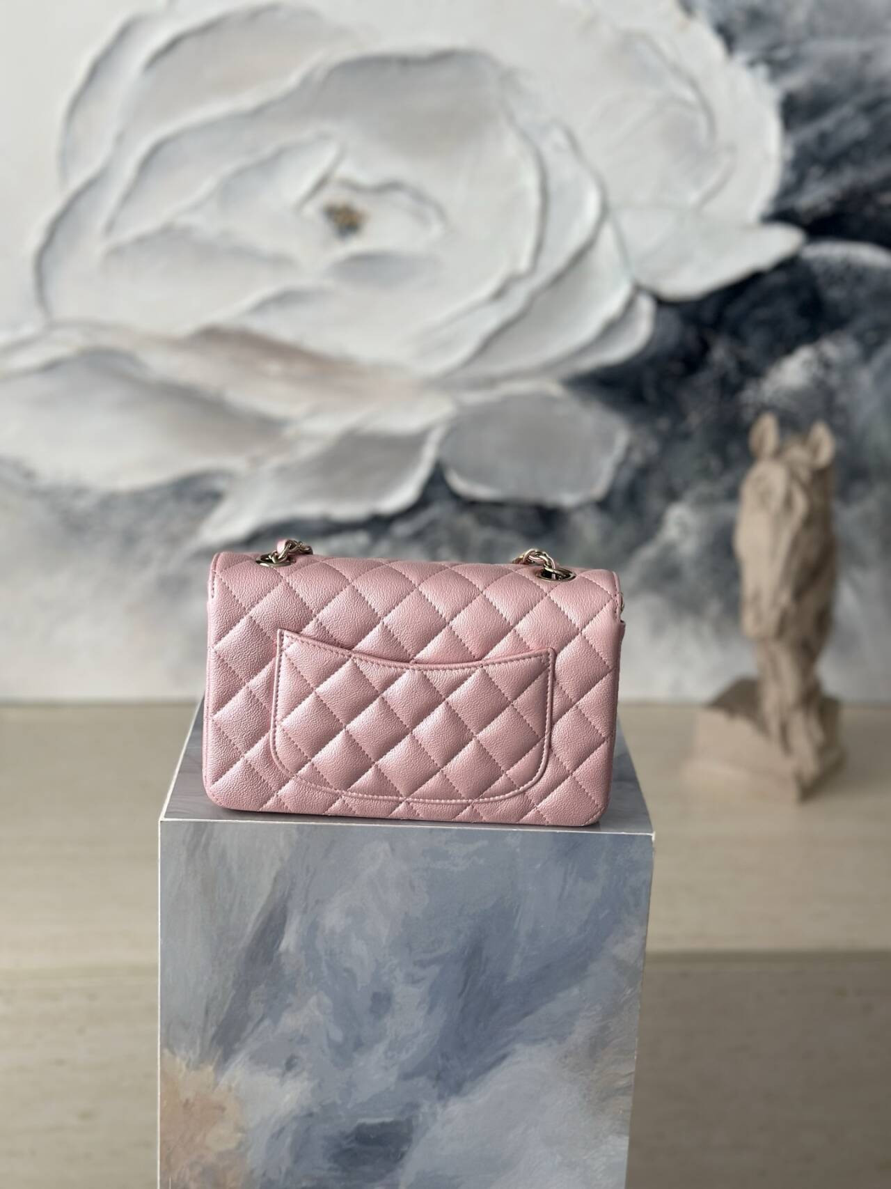 Ch*el flap bag pearlescent pink as1116 20x12x6cm