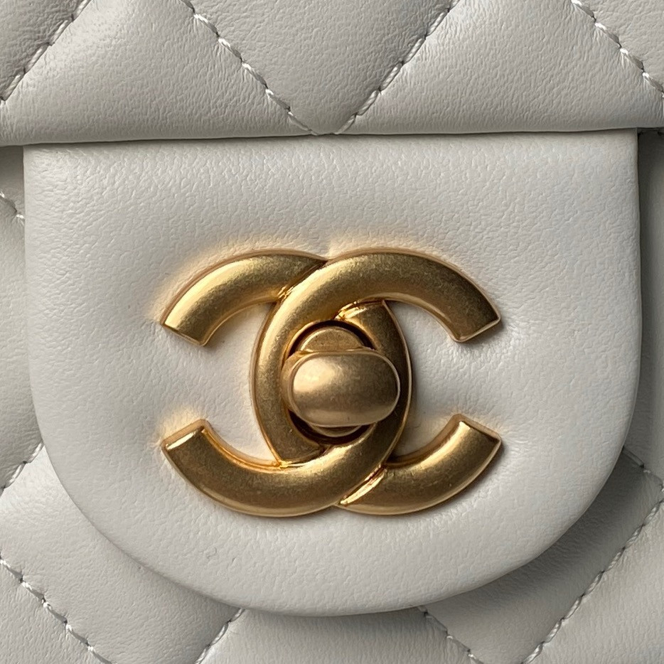 Ch*el flap bag as1787 20x13x7cm