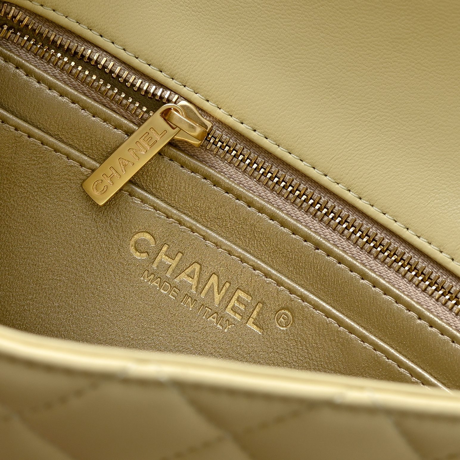 Ch*el flap bag butter yellow as1787 20x13x7cm