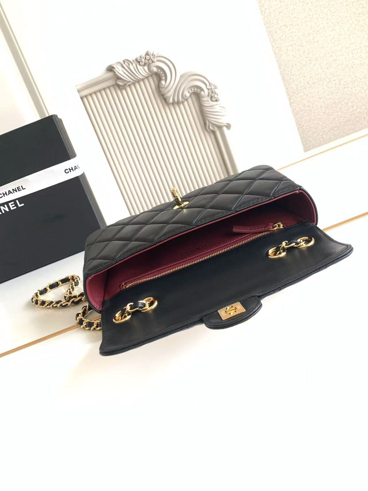 Ch*el small flap pocket as6430 12 x 21.5 x 4.2cm