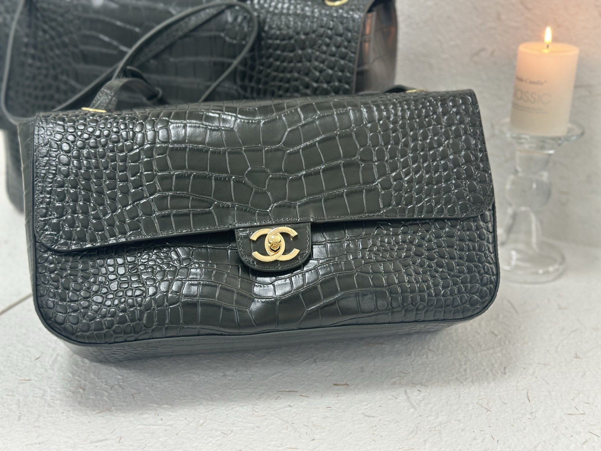 Ch*el maxi flap bag olive green gold hardware as6231 19.5x32x10cm