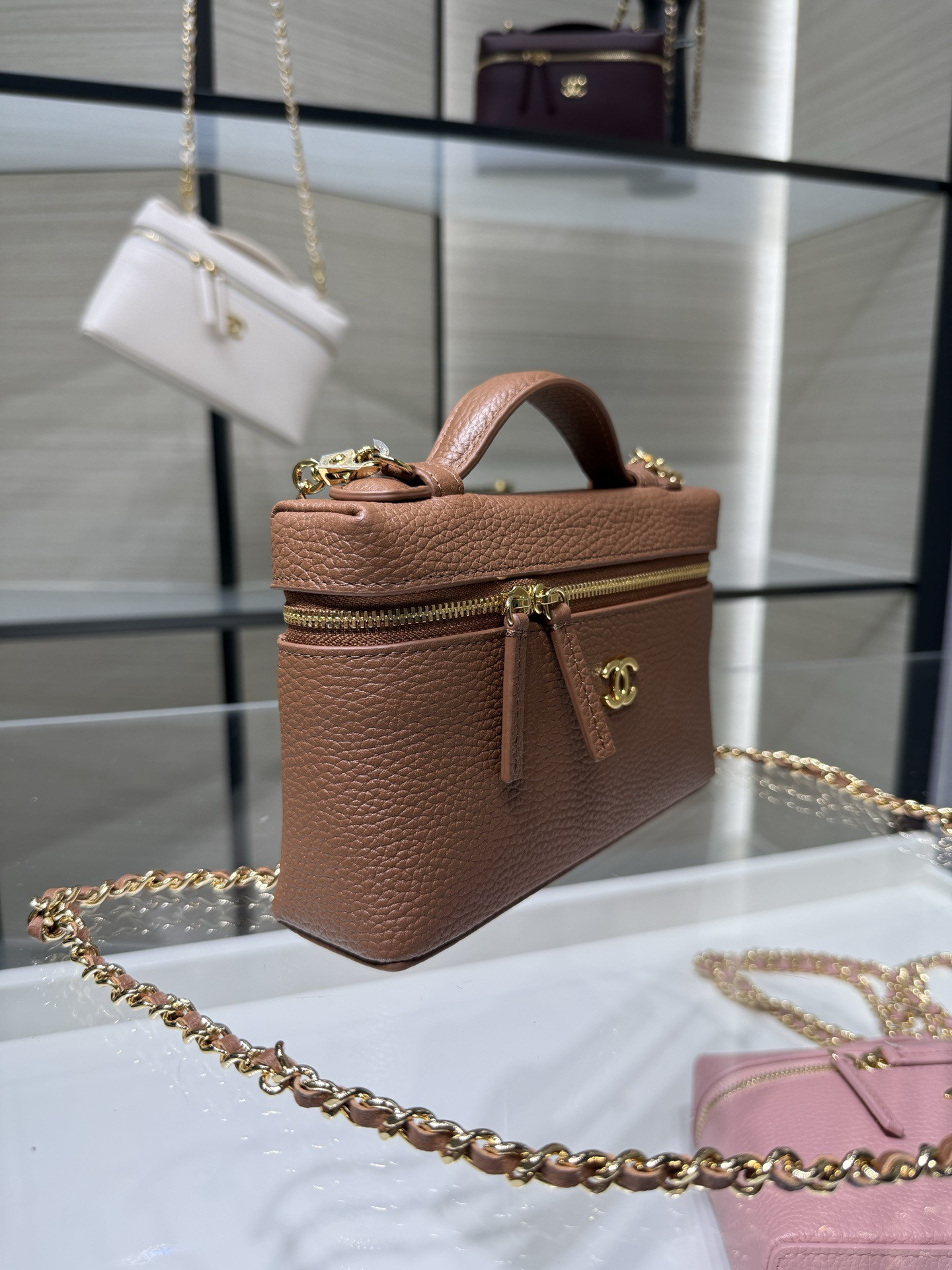 Ch*el classic vanity with chain handbag ap5346 14x19x5cm