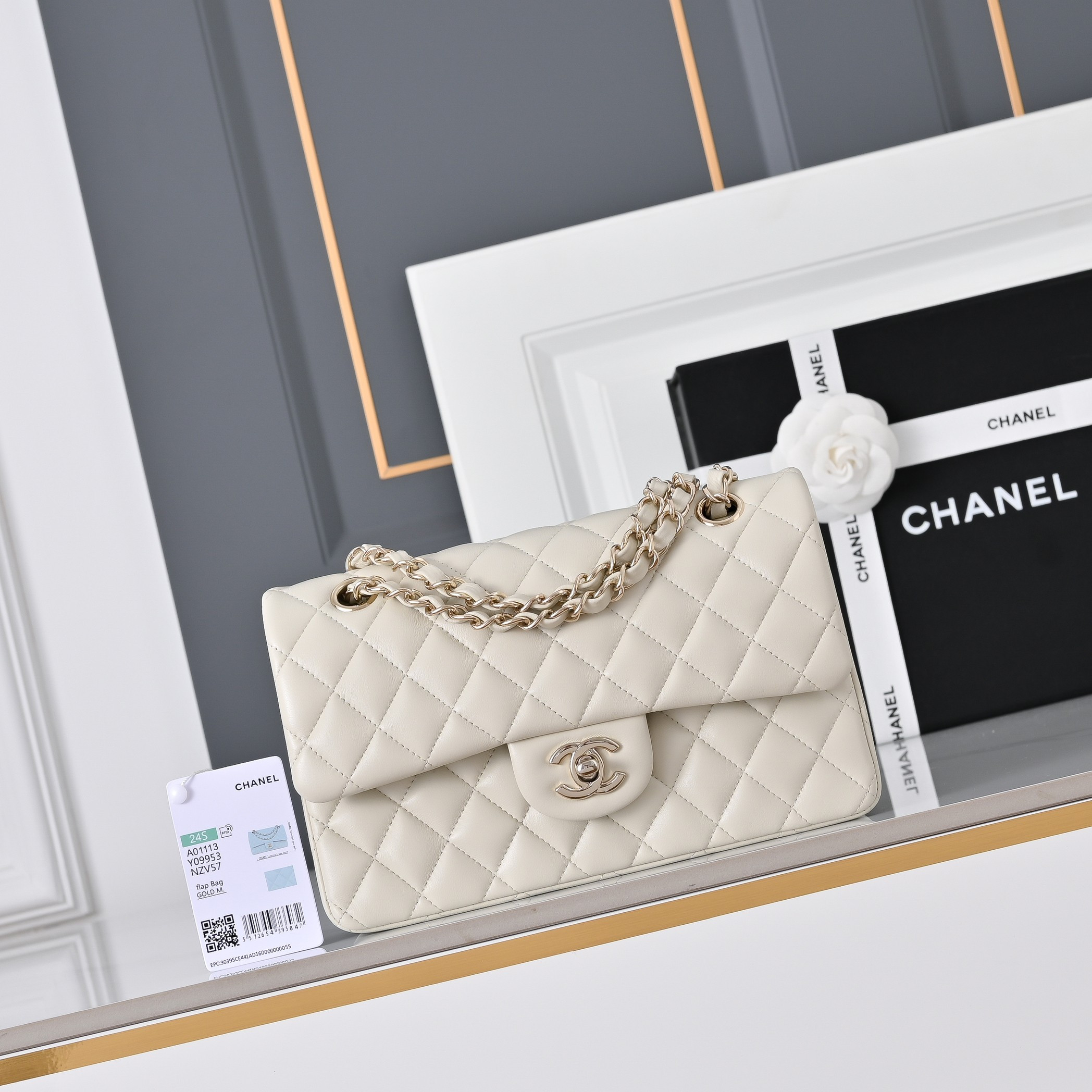 Ch*el classic flap handbag milky tea with light gold hardware a01113 23x14.5x6cm