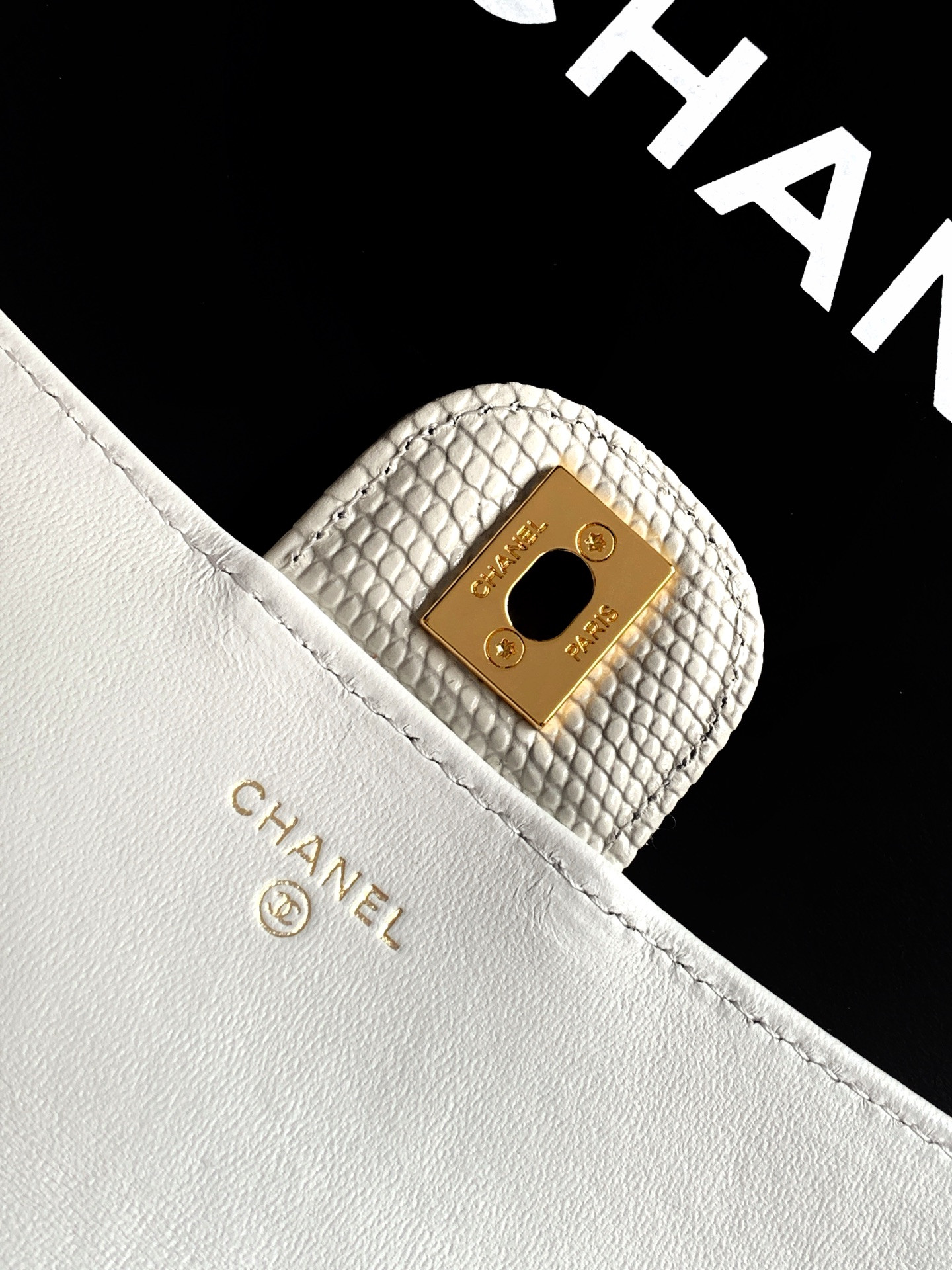 Ch*el clutch with chain ap5280 9.5x25x5cm