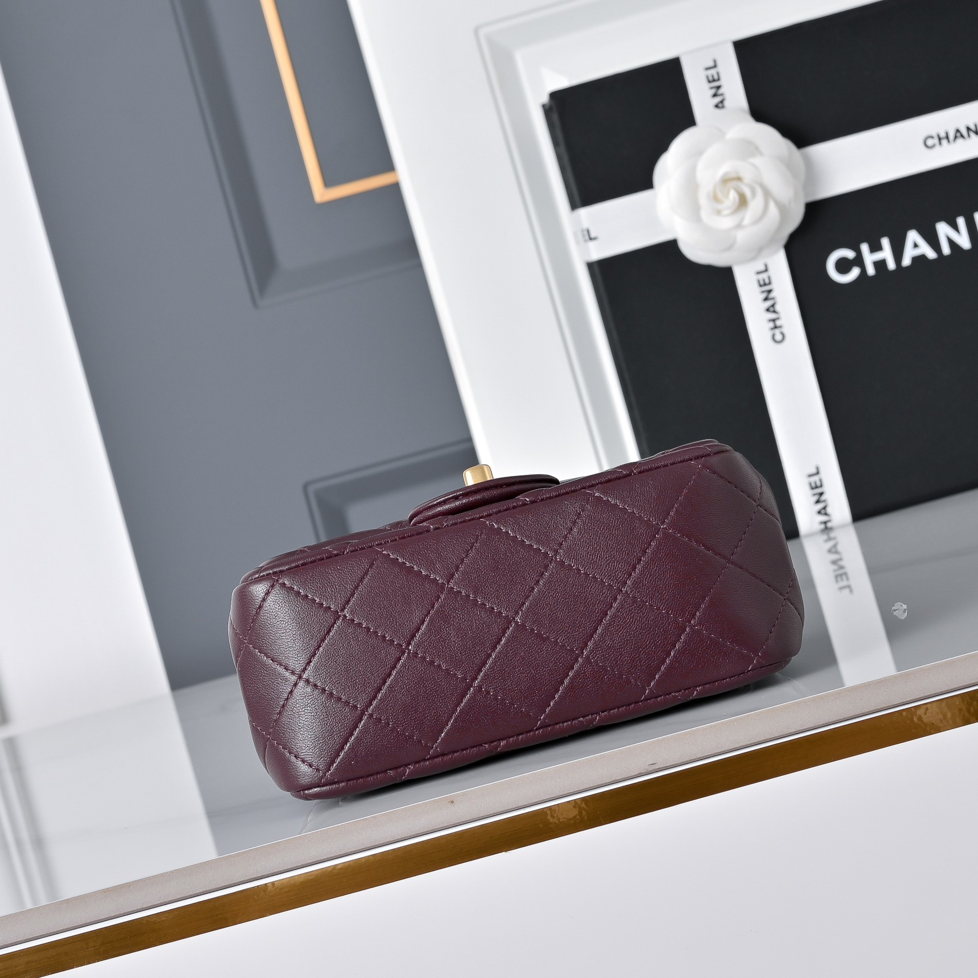Ch*el mini flap bag burgundy as1786 13.5x17x8cm