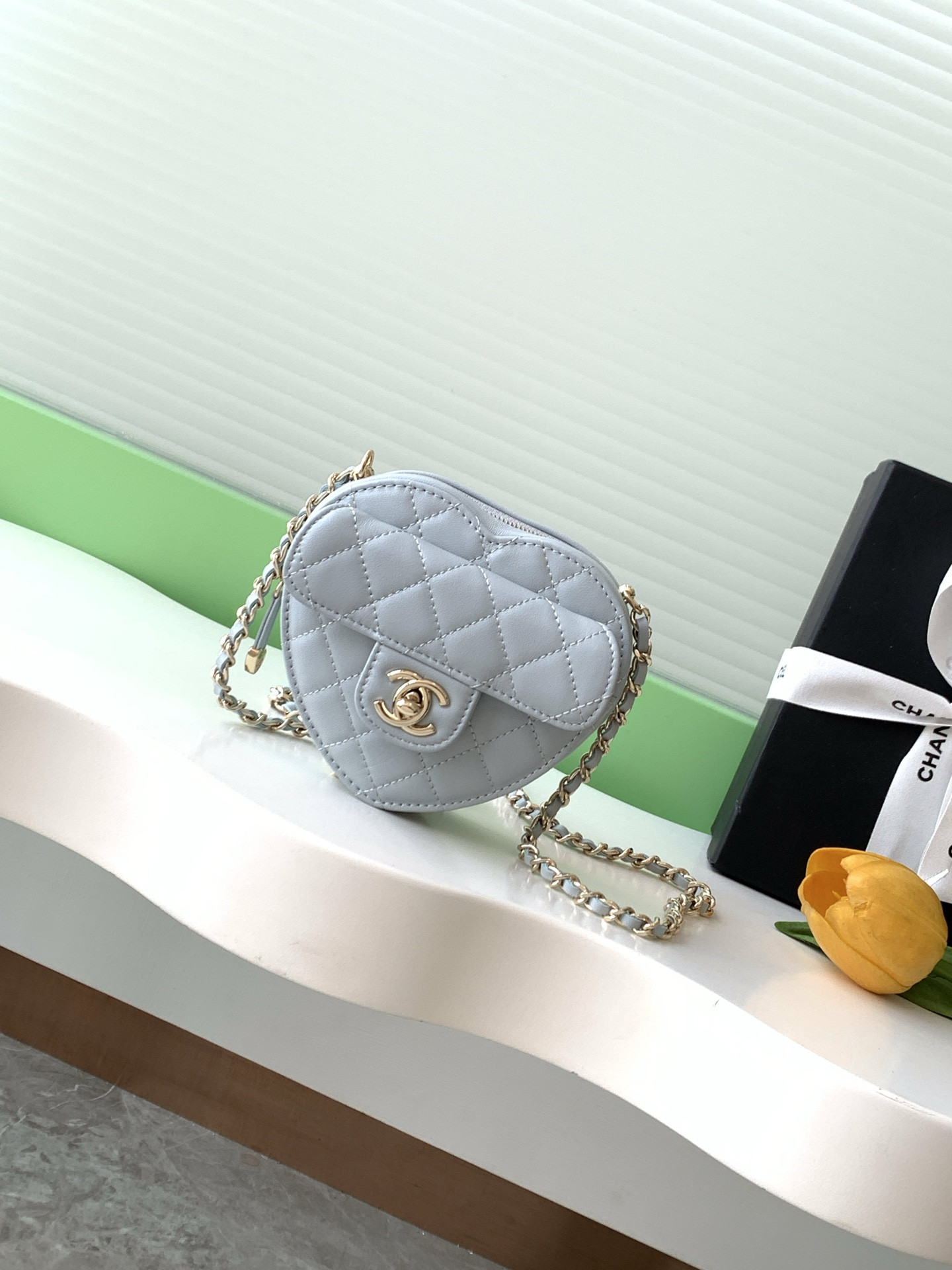 Ch*el mini 22s heart clutch with chain 12x13x5.5cm