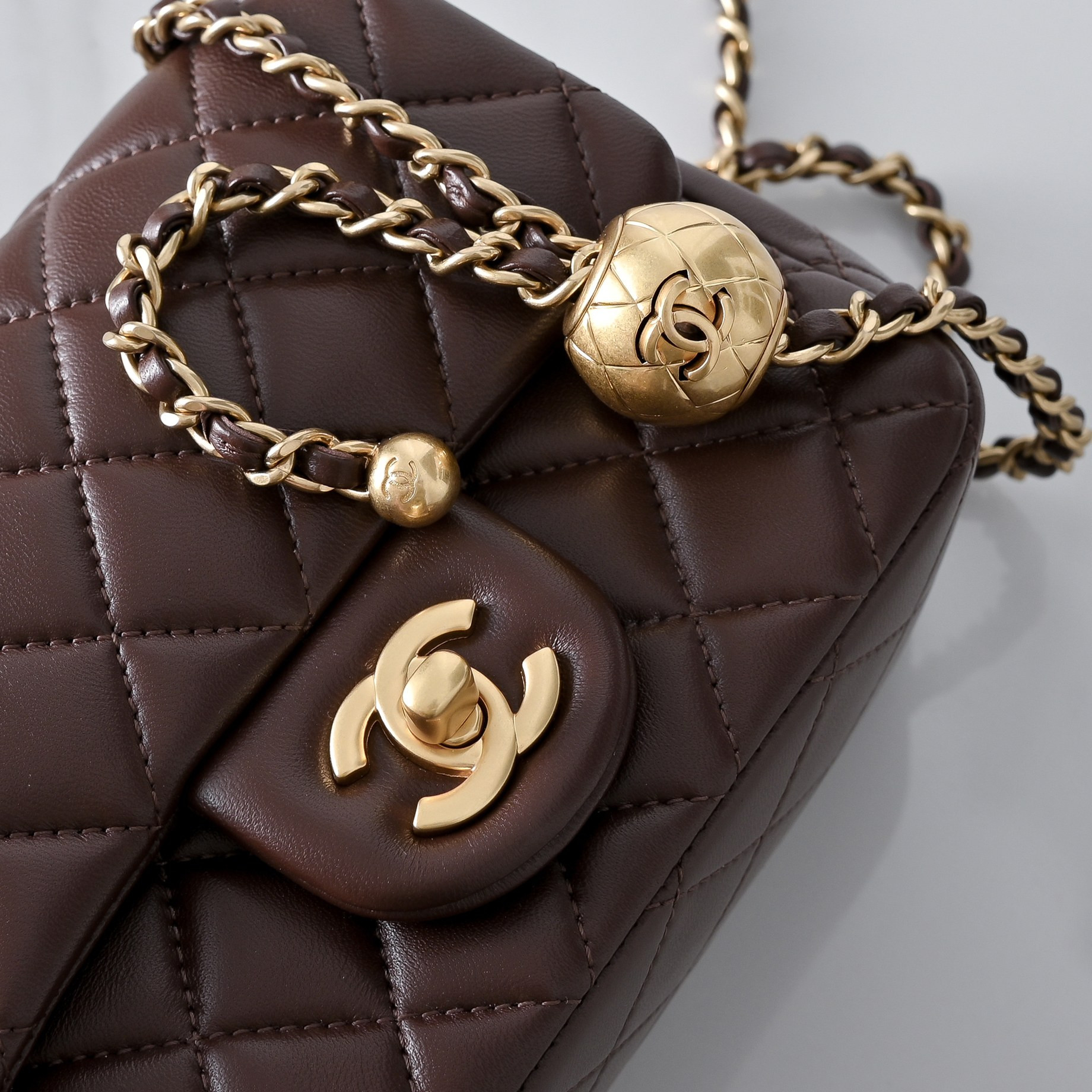 Ch*el mini flap bag coffee brown as1786 13.5x17x8cm