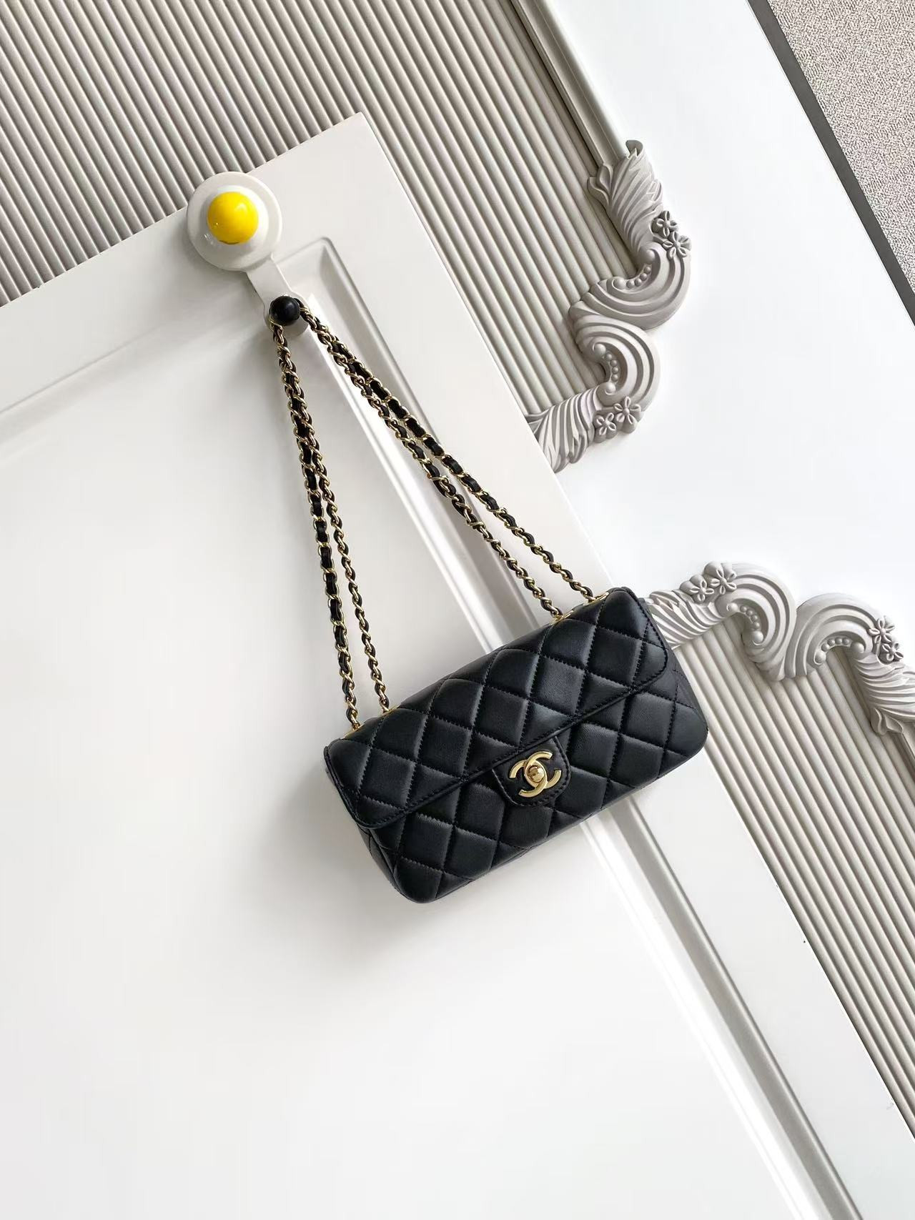 Ch*el small flap pocket as6430 12 x 21.5 x 4.2cm