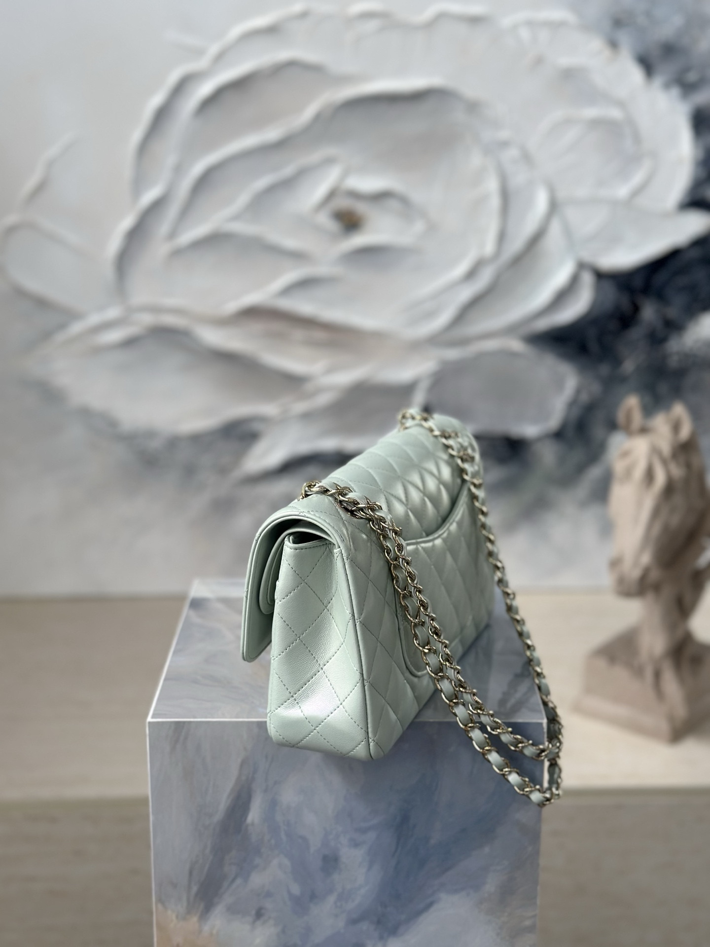 Ch*el flap bag pearlescent as1112 25.5x15.5x6cm