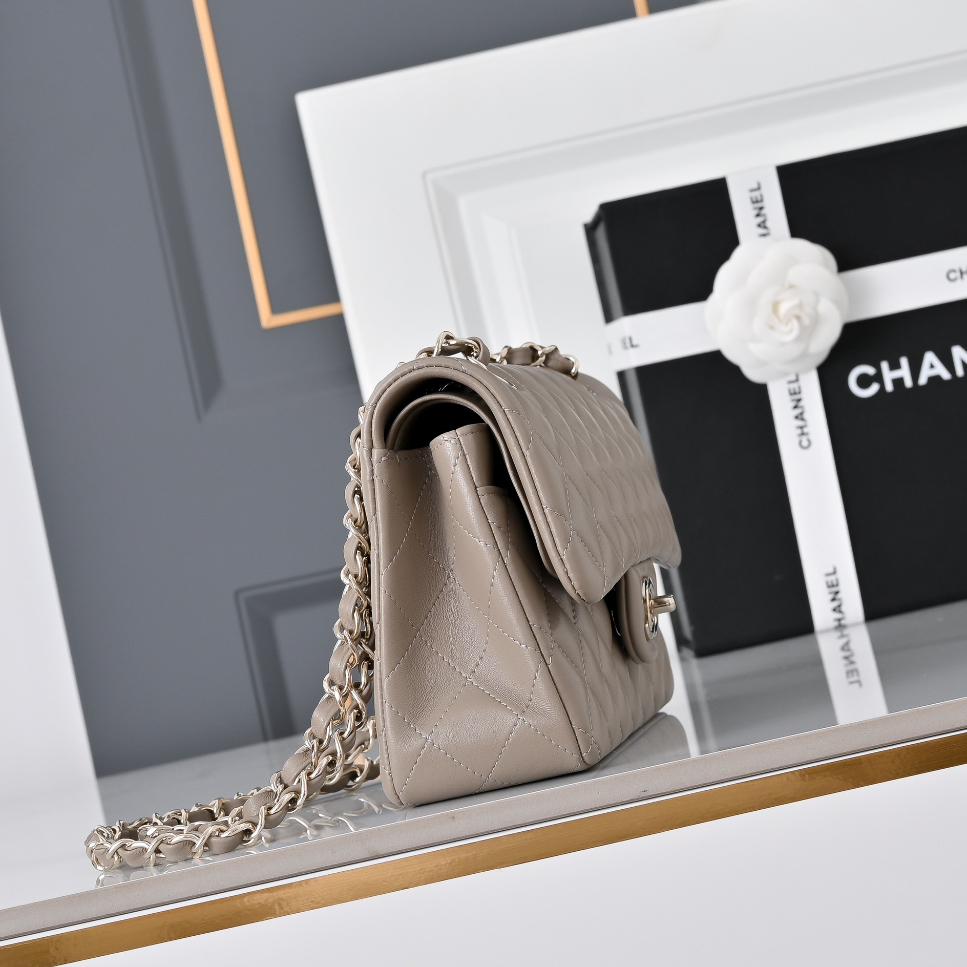 Ch*el classic flap handbag light gold hardware a01113 23x14.5x6cm