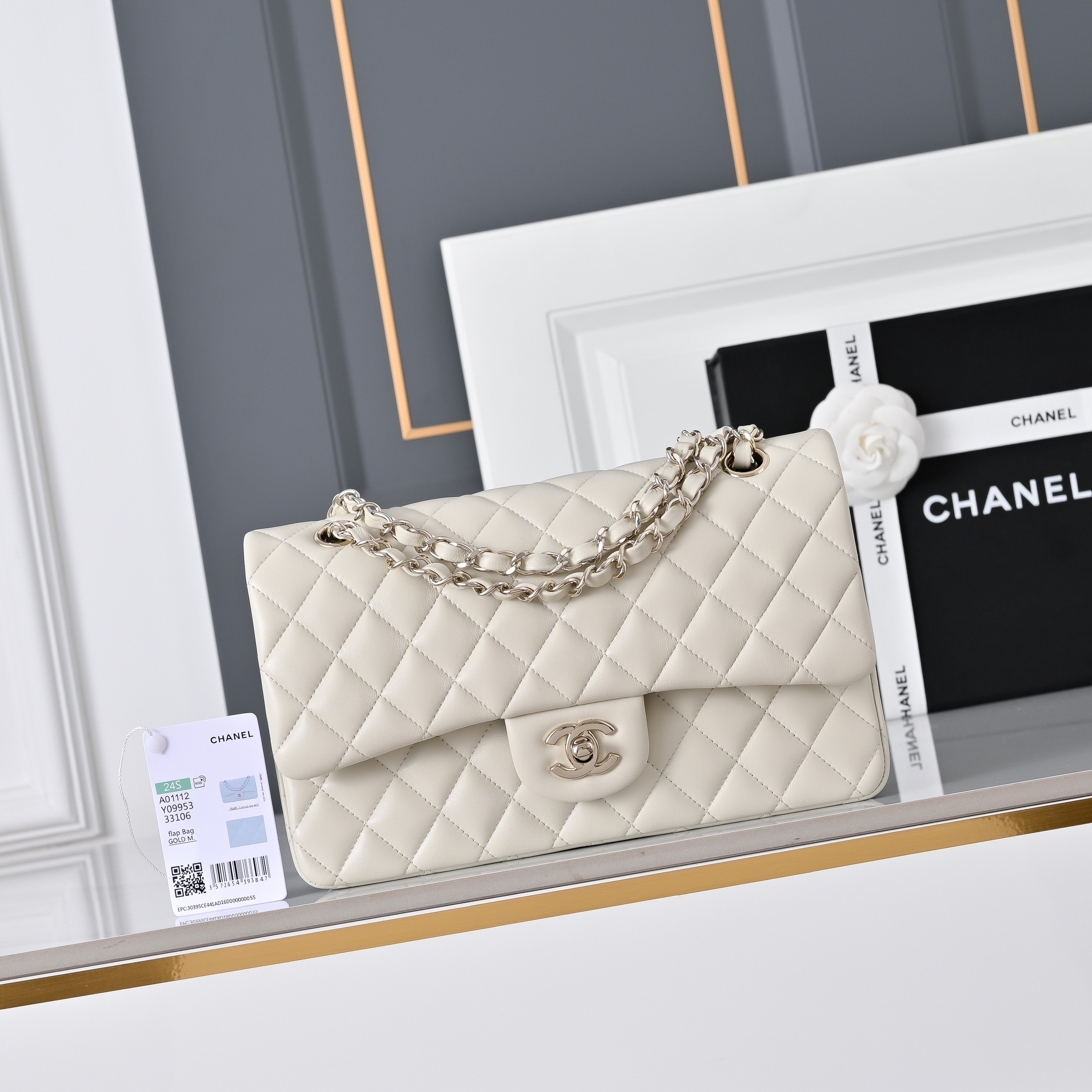 Ch*el classic flap cream light gold hardware a01112 15x25.5x6cm