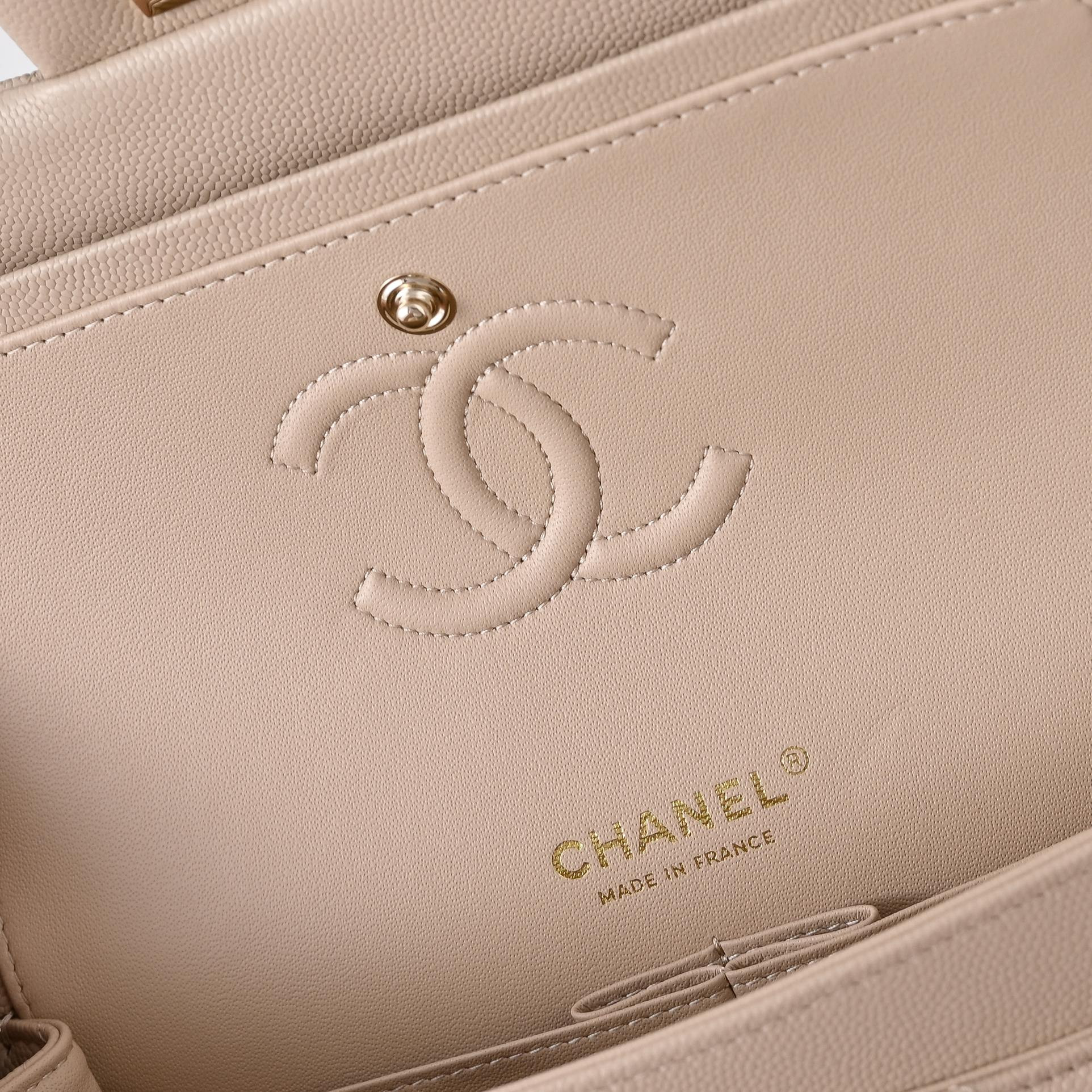 Ch*el classic flap handbag milky tea with light gold hardware and caviar leather a01113 23x14.5x6cm