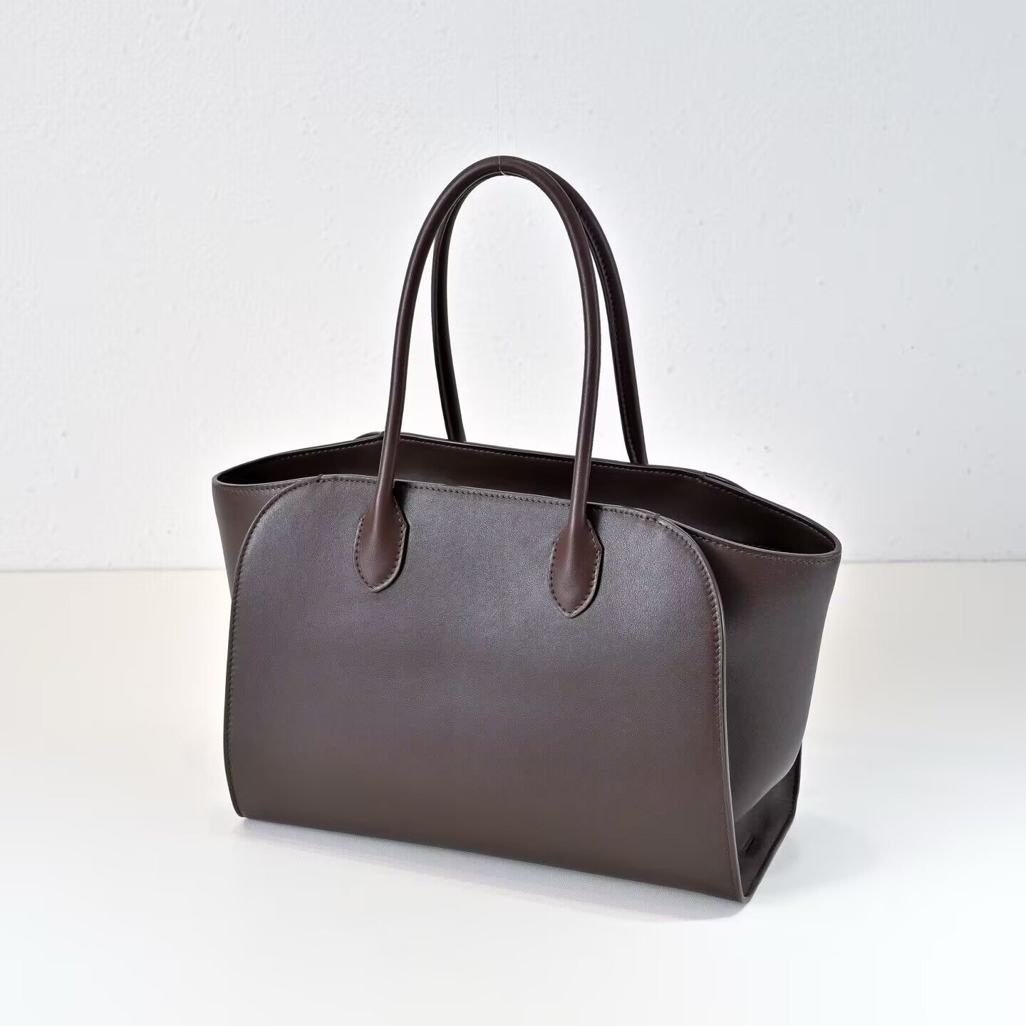 T*e R0w marlo bag in leather 30x14x21cm