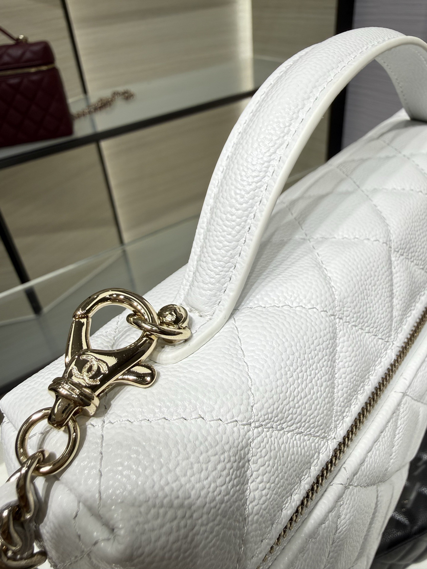 Ch*el classic vanity with chain handbag ap5446 15x23x5cm