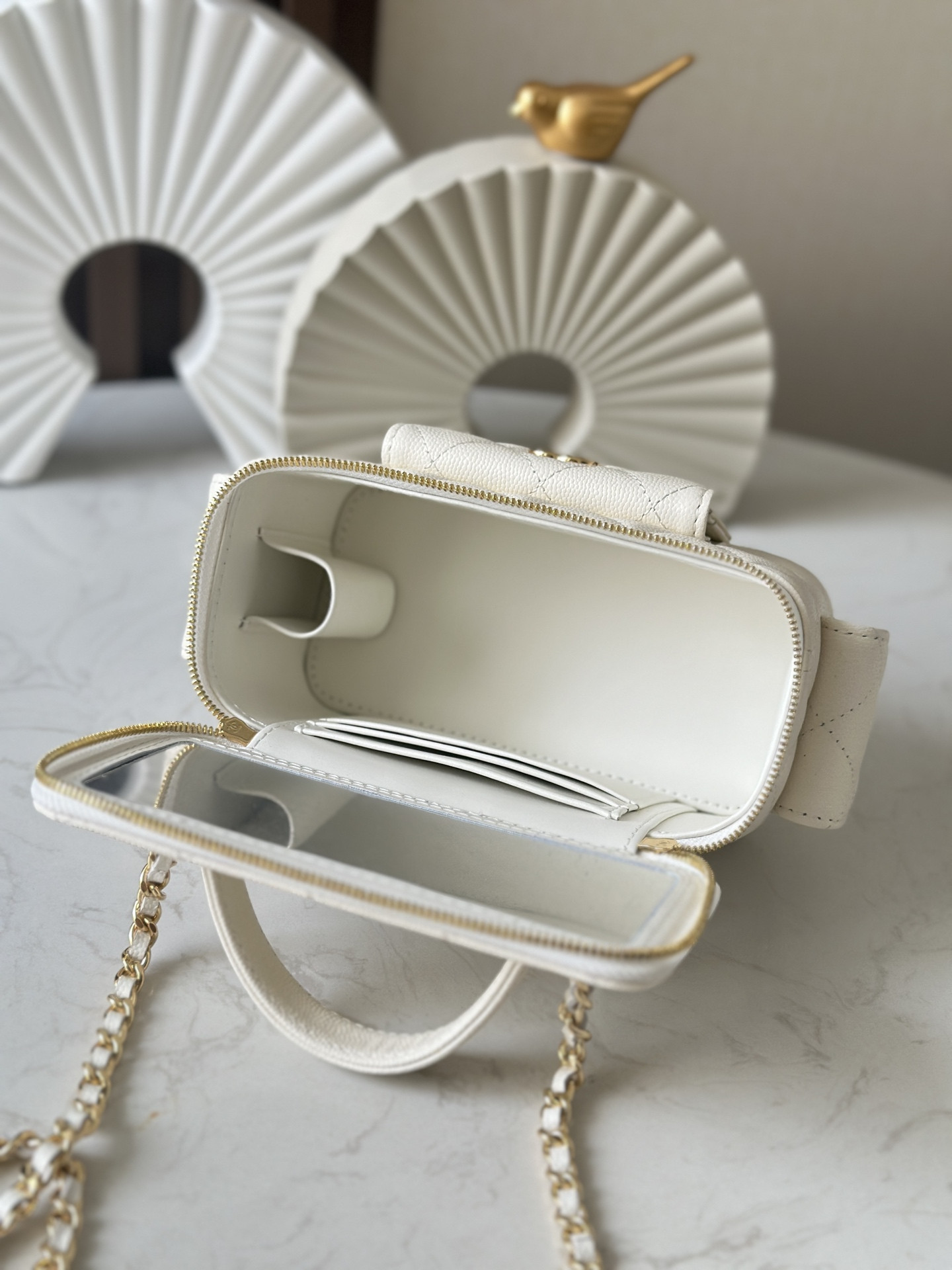 Ch*el vanity case 17cm