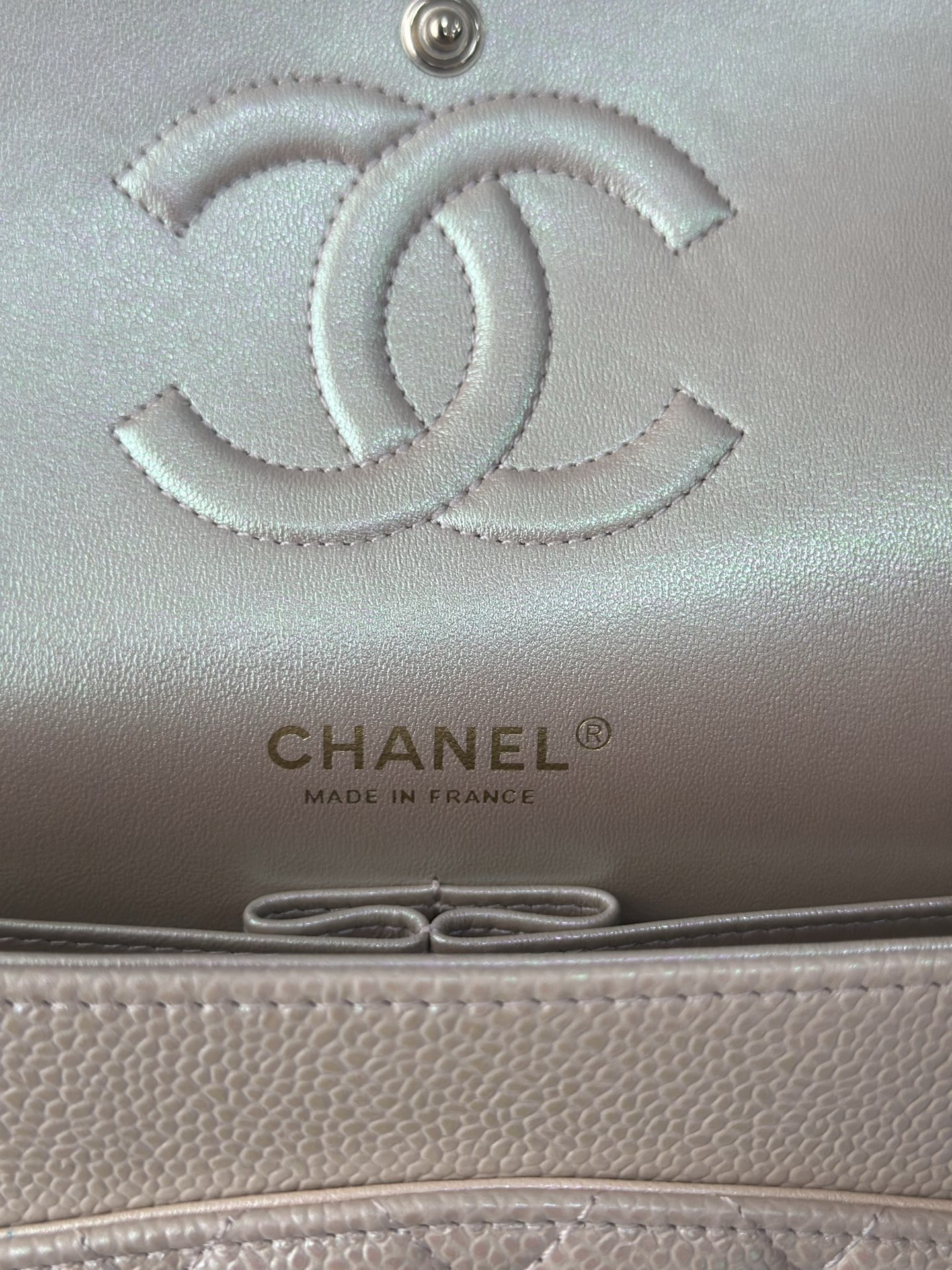 Ch*el flap bag pearlescent light beige as1112 25.5x15.5x6cm