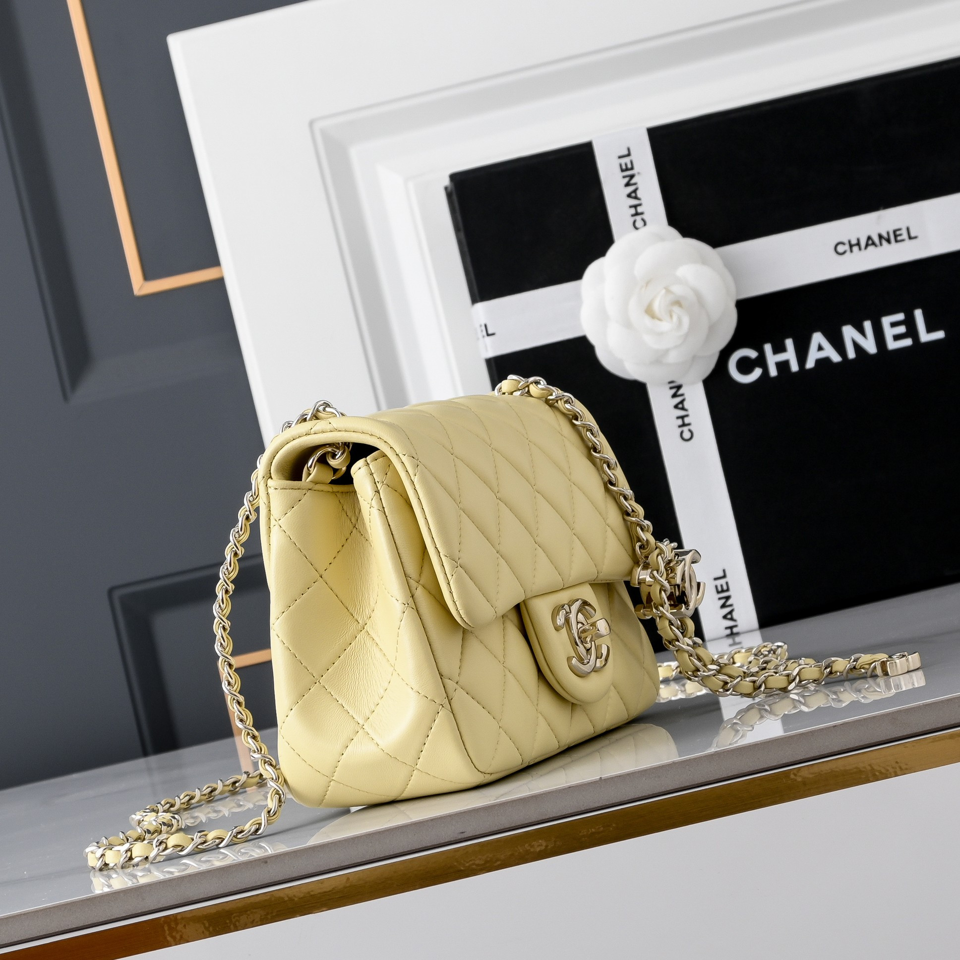 Ch*el classic flap handbag cf light gold hardware as5758 18x13x7cm