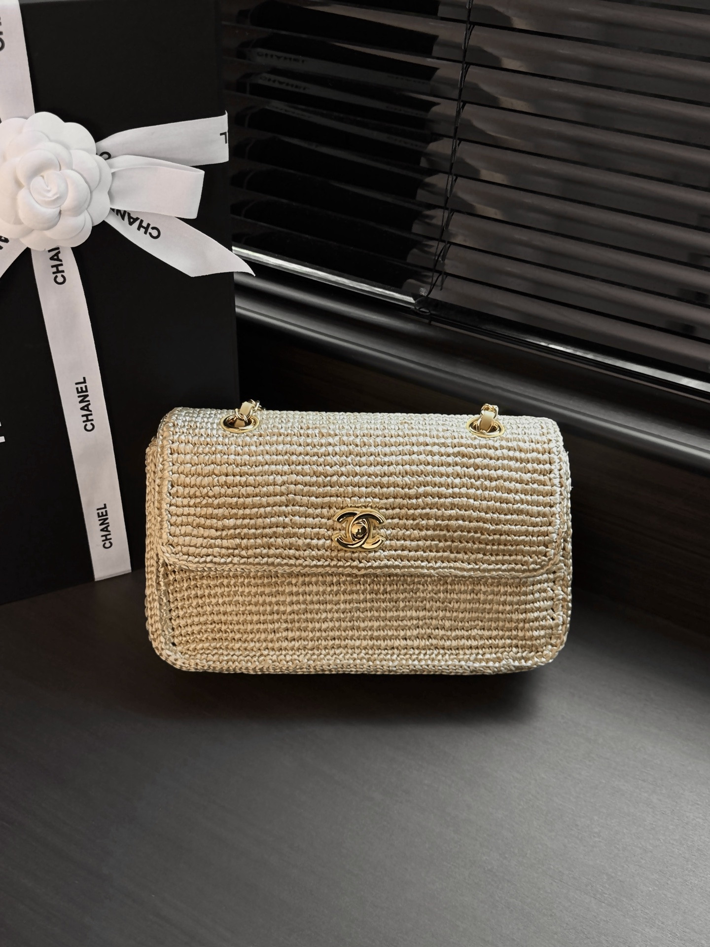 Ch*el flap bag as6088 16x25.5x7cm