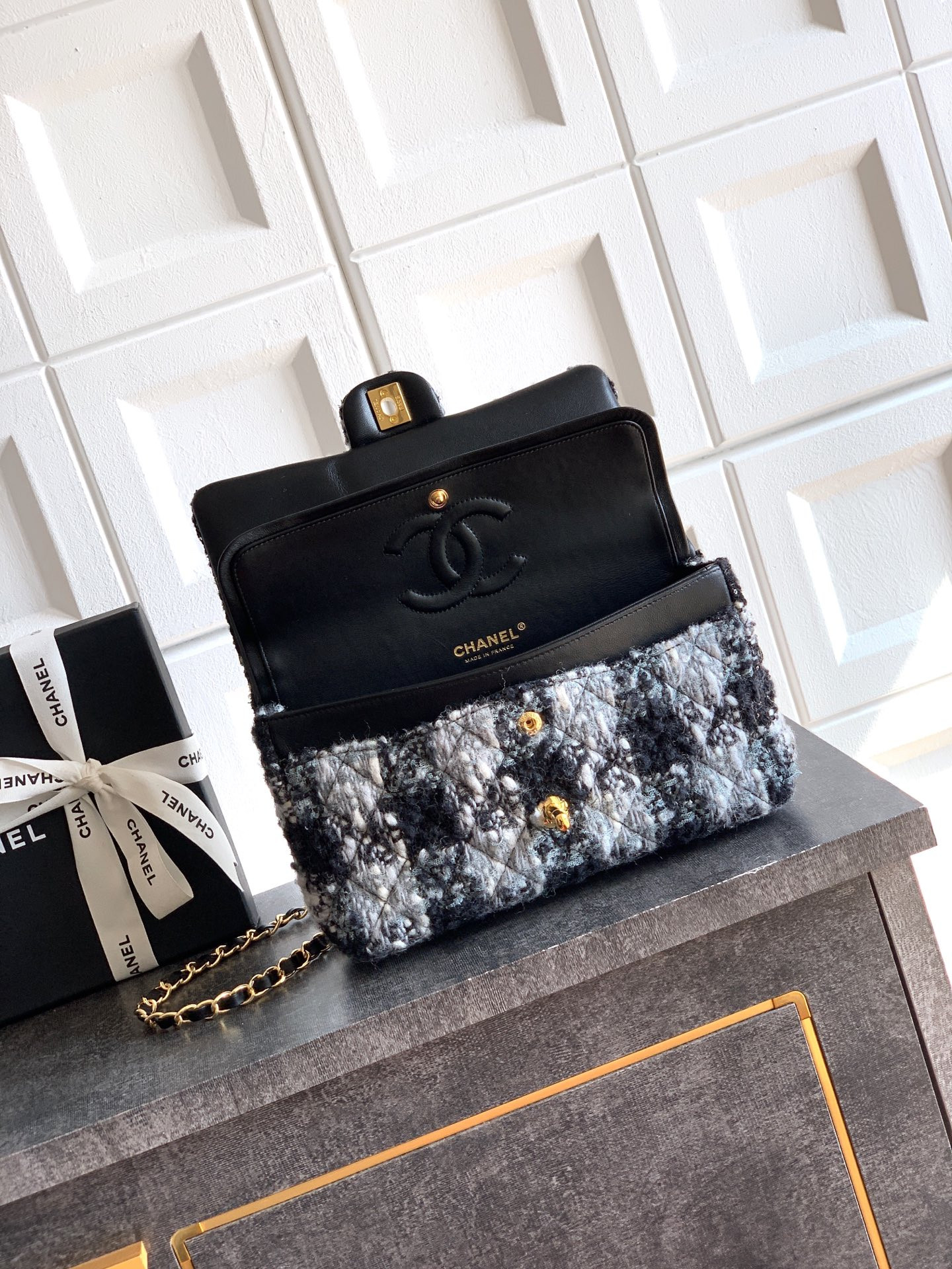 Ch*el flap bag 25x15x6.5cm