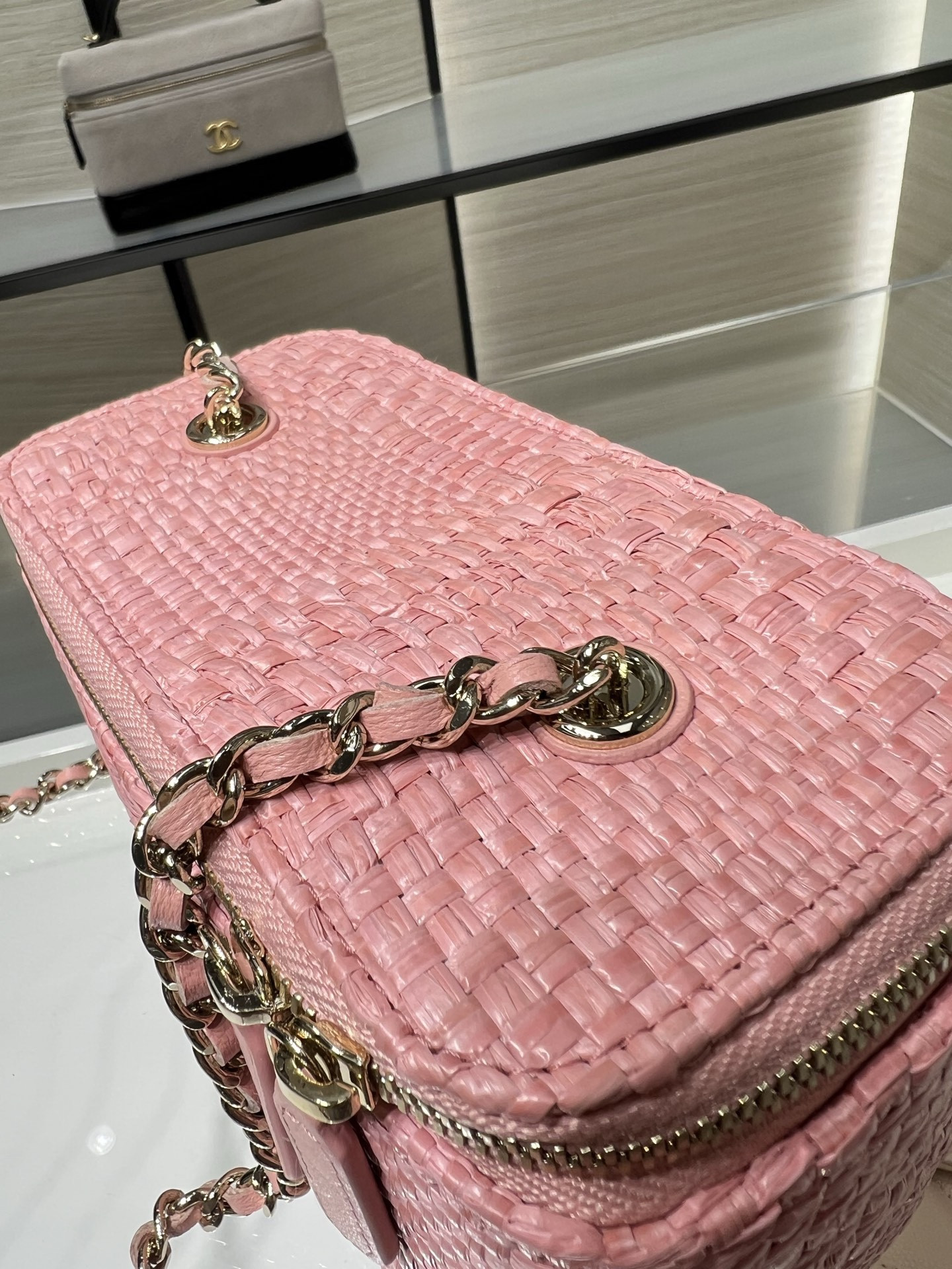 Ch*el classic long vanity with chain ap1341 10x16x8cm