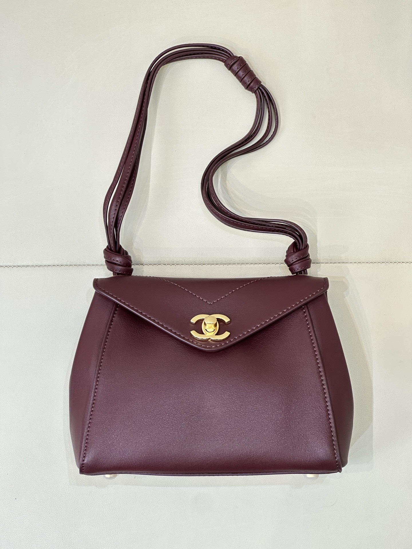 Ch*el envelope flap bag as6223 19.5x16x8cm
