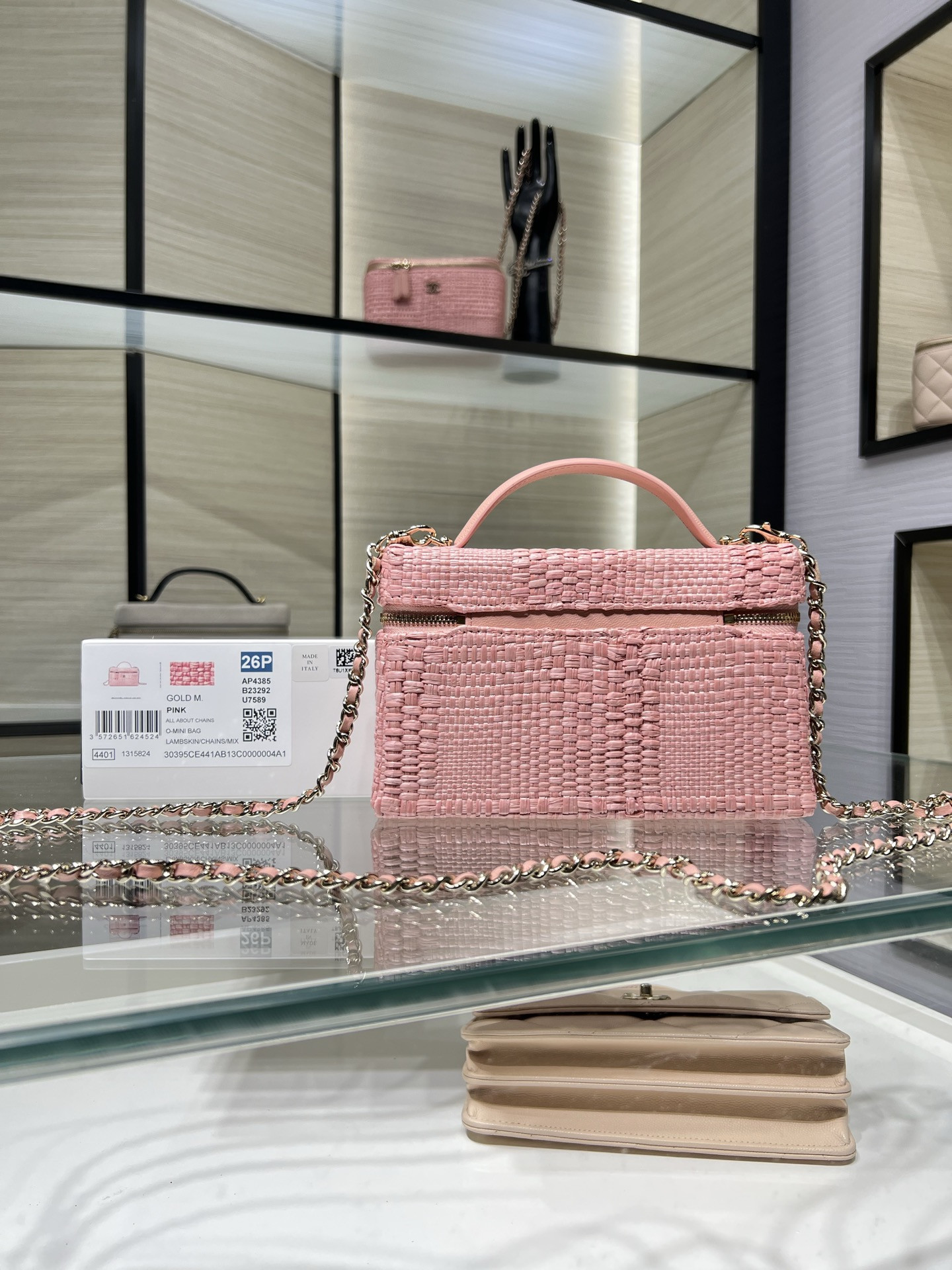 Ch*el classic vanity with chain handbag ap4385 17x19.5x5cm