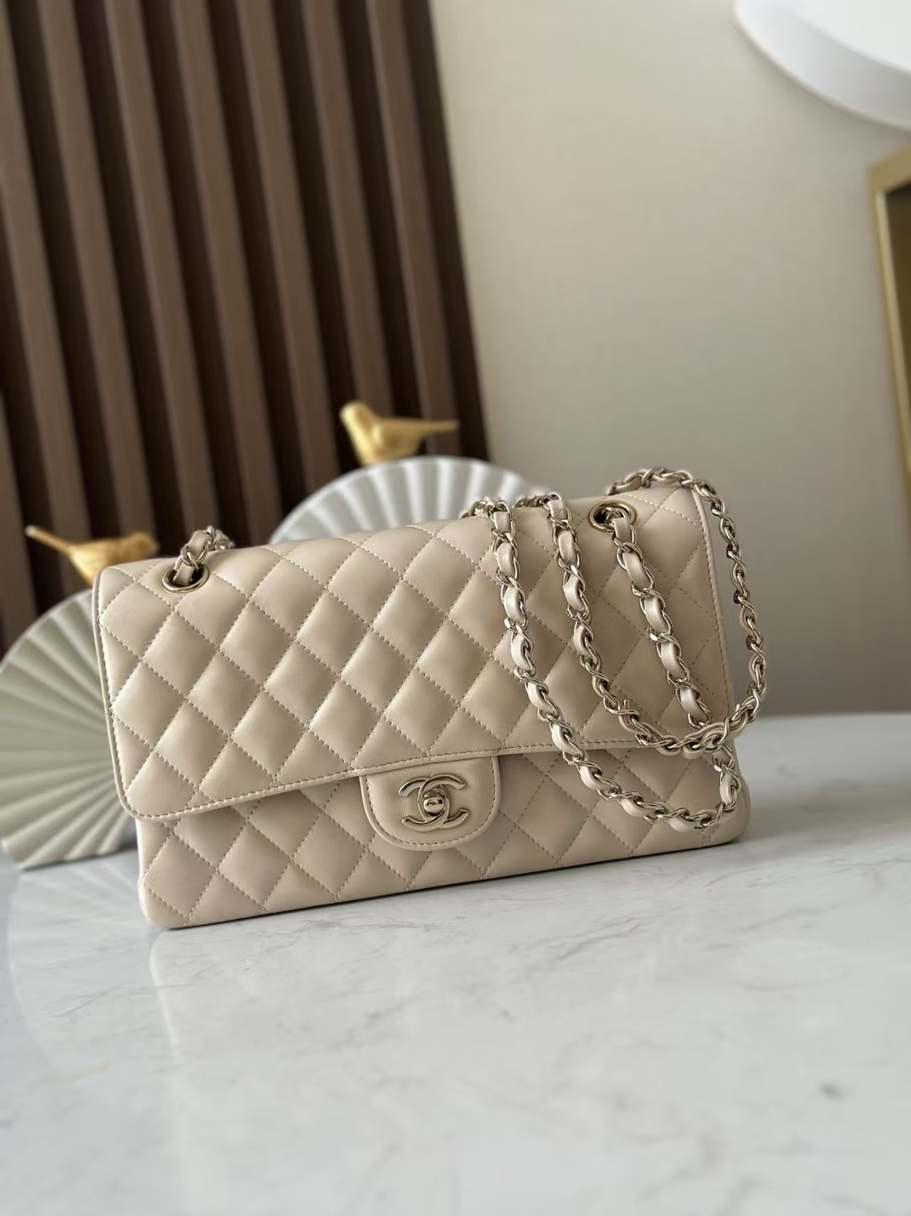Ch*el classic flap bag pearlescent apricot-colored lambskin with light gold hardware 15x25.5x6cm