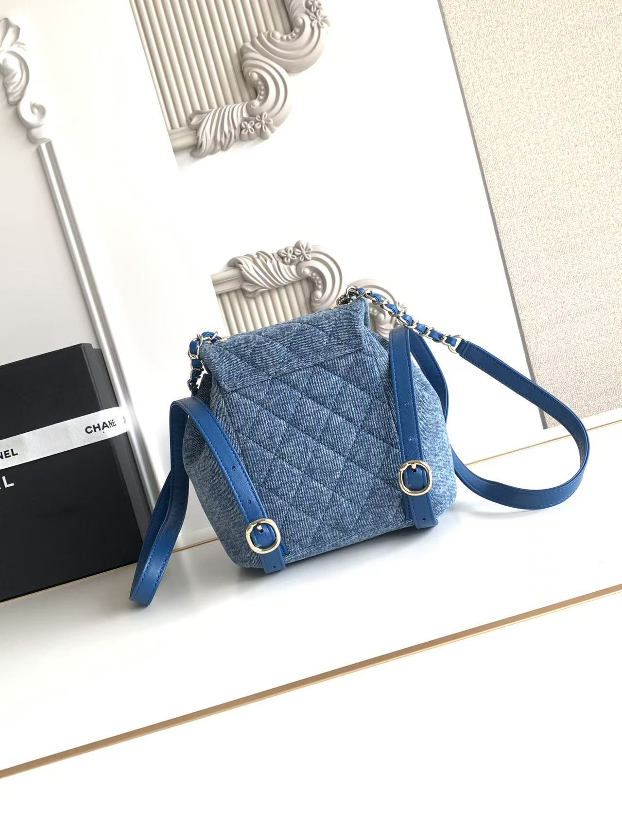 Ch*el backpack as2805 18x18x12cm