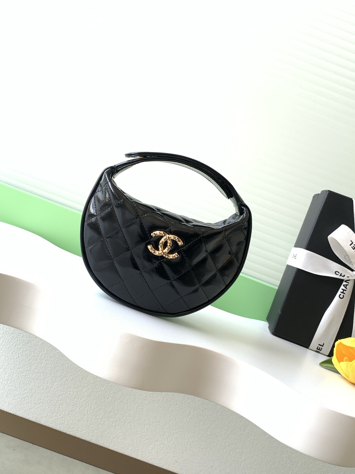 Ch*el patent leather handbag as4976 11x19x8cm