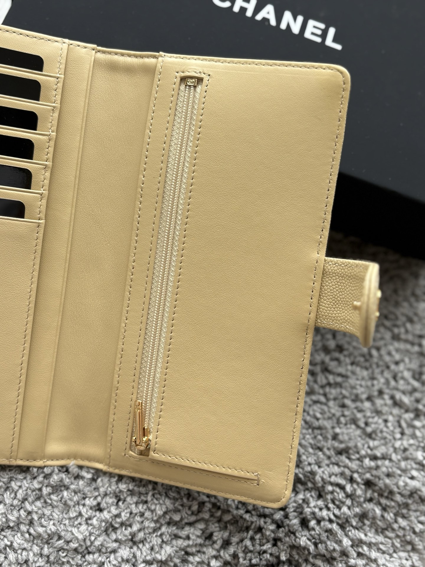 Ch*el passport holder a96067 19x10x3cm