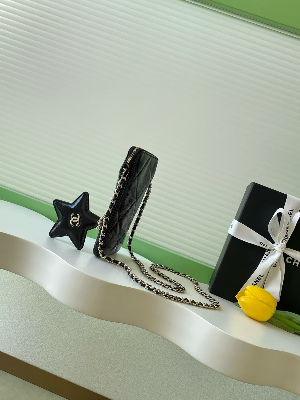 Ch*el phone holder with chain 18x11x2.5cm