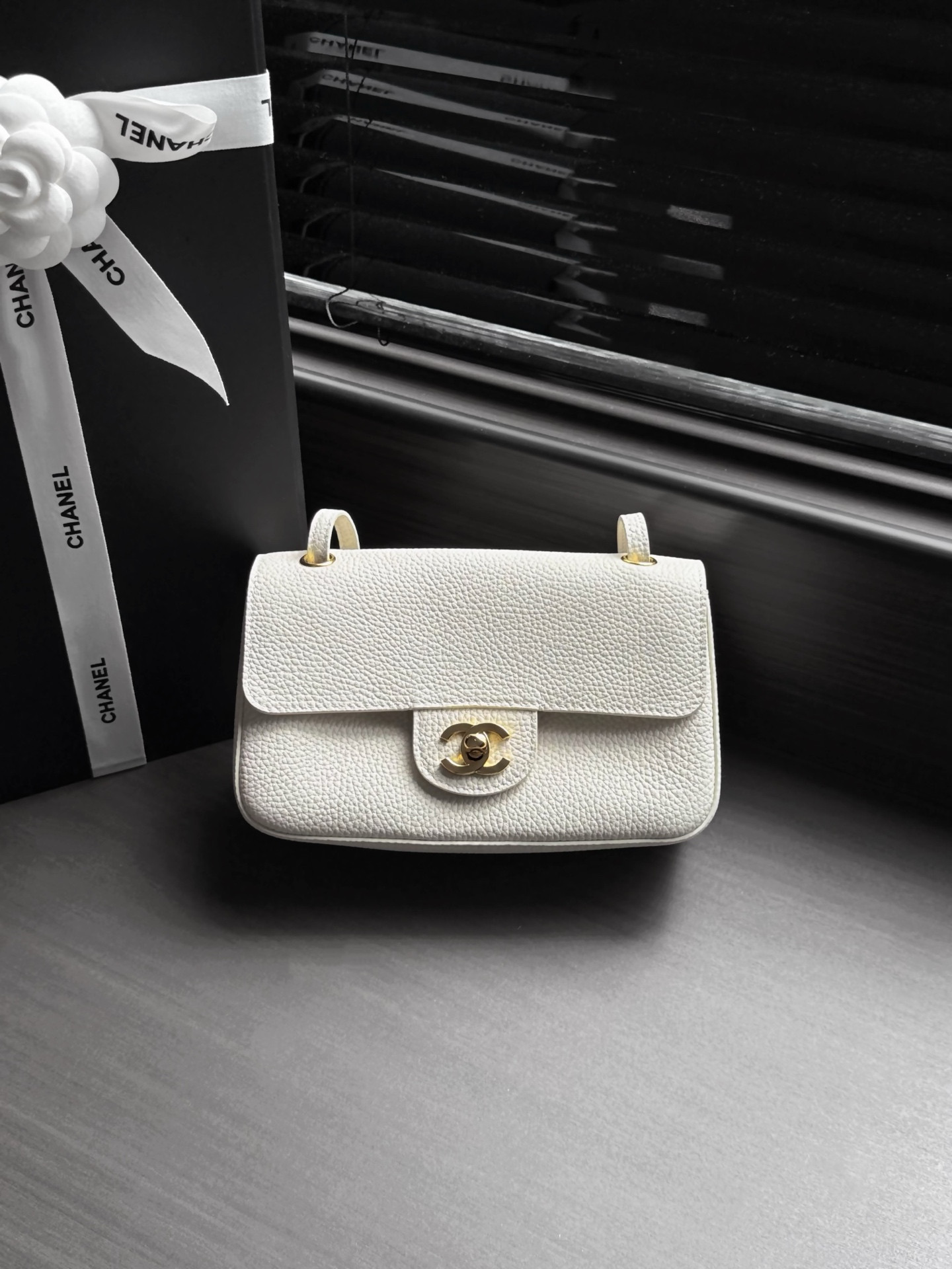 Ch*el mini flap bag gold hardware as6573 13x20x6cm